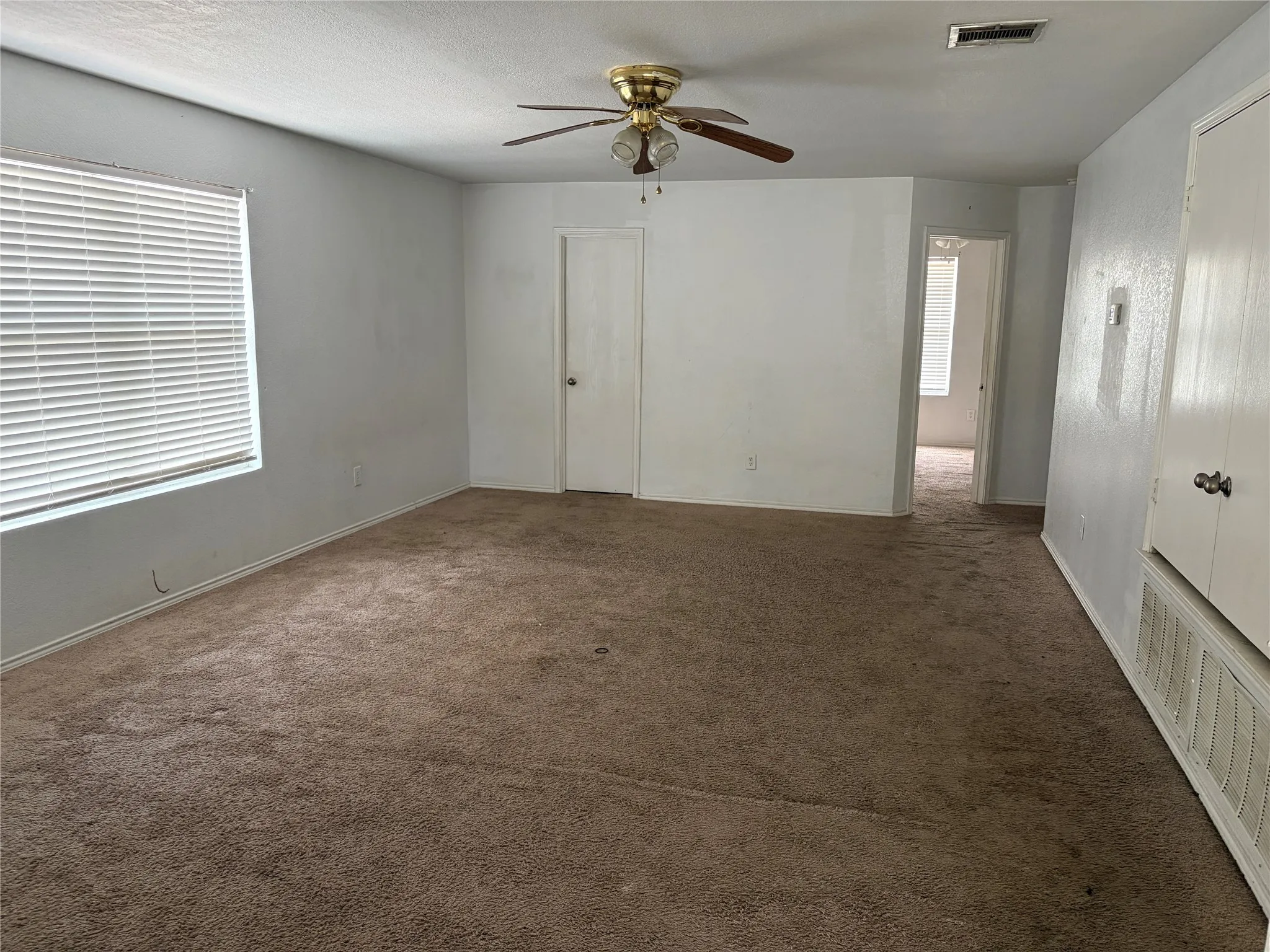 Single Family Residence For Rent in Tarrant County , 2701 Maegen Circle, Fort Worth, Texas 76112, 0, 3 Bathroom, 1 Garage spaces, 3,535 Sqft, built in 2006, mls#21380808, Real Estate Agent in Fort Worth, Homes For Rent in Tarrant county, Homes For Rent in Fort Worth, Realtor in Fort Worth Texas, Real Estate Brokerage Independent Realty Texas, Luminita Cordes Realtor