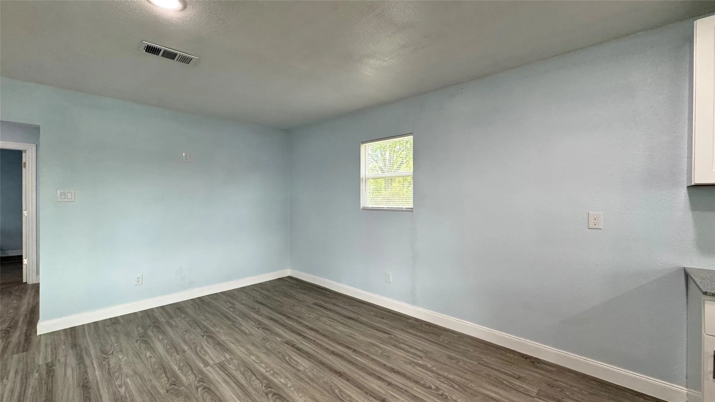Single Family Residence For Sale in Henderson County , 191 Harmon Road, Gun Barrel City, Texas 75156, 2 Bedroom, 1 Bathroom, Garage spaces, 1,056 Sqft, built in 1967, mls#21380812, Real Estate Agent in Gun Barrel City, Homes For Sale in Henderson county, Homes For Sale in Gun Barrel City, Realtor in Gun Barrel City Texas, Real Estate Brokerage Independent Realty Texas, Luminita Cordes Realtor