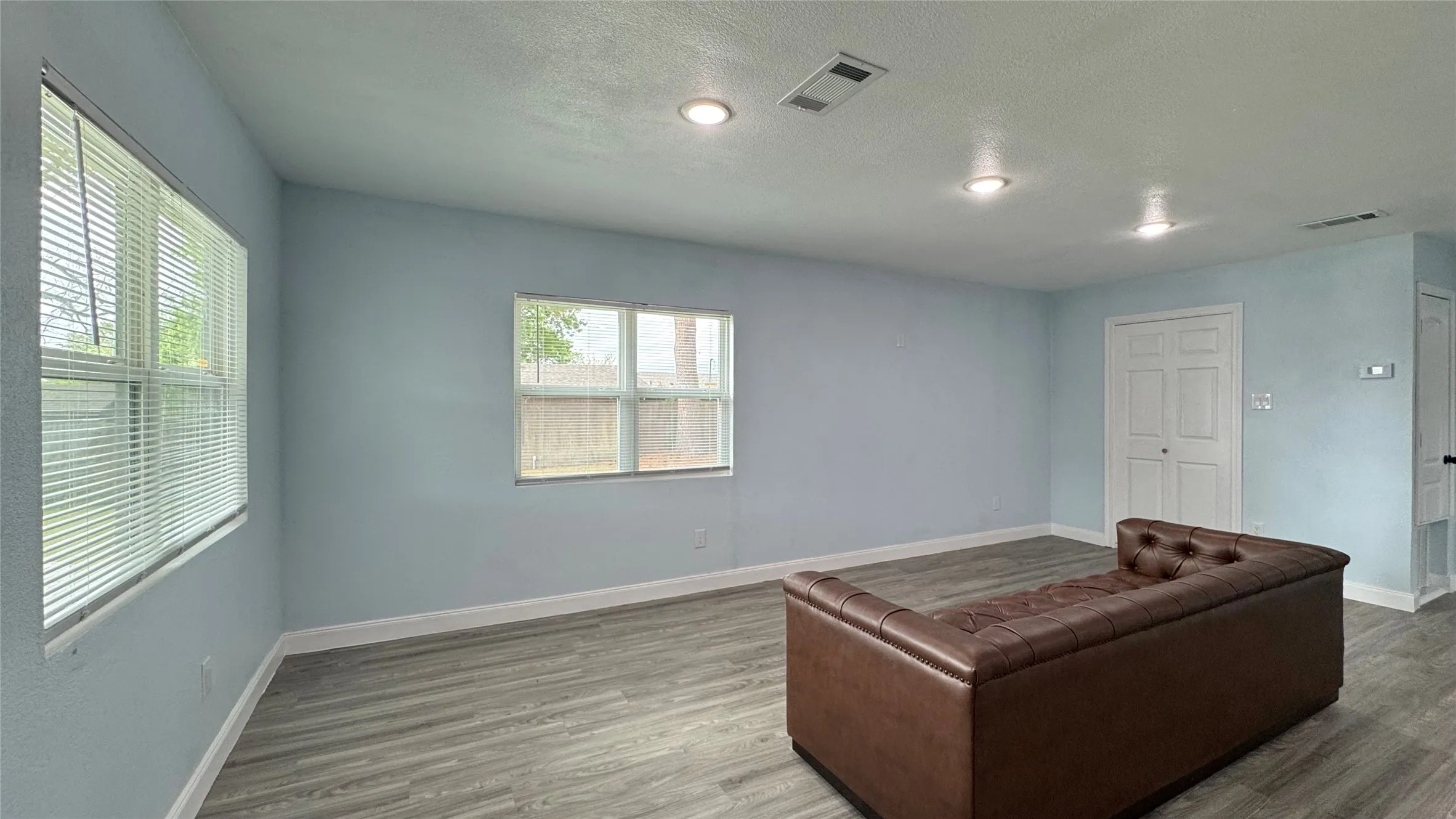 Single Family Residence For Sale in Henderson County , 191 Harmon Road, Gun Barrel City, Texas 75156, 2 Bedroom, 1 Bathroom, Garage spaces, 1,056 Sqft, built in 1967, mls#21380812, Real Estate Agent in Gun Barrel City, Homes For Sale in Henderson county, Homes For Sale in Gun Barrel City, Realtor in Gun Barrel City Texas, Real Estate Brokerage Independent Realty Texas, Luminita Cordes Realtor