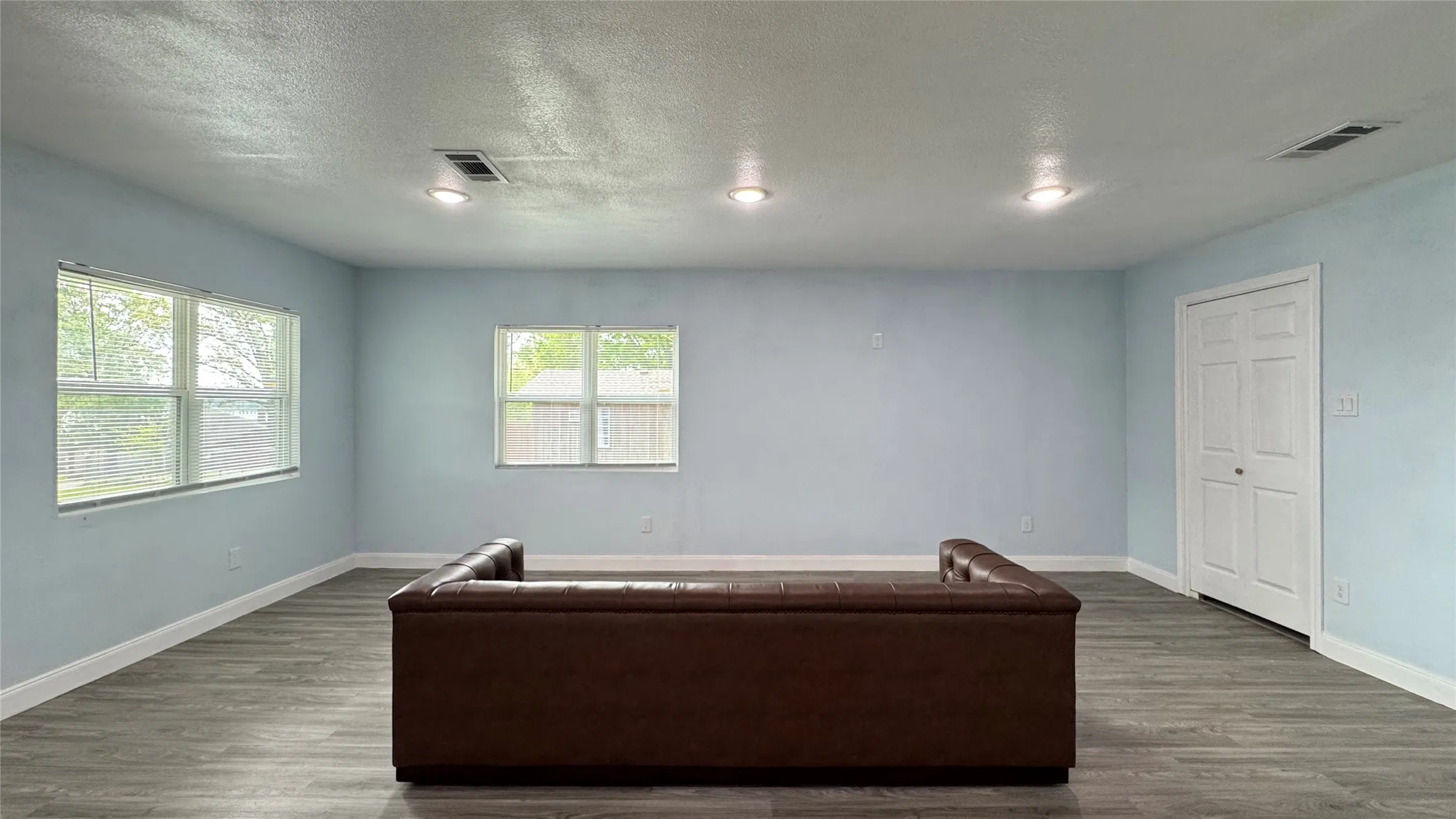 Single Family Residence For Sale in Henderson County , 191 Harmon Road, Gun Barrel City, Texas 75156, 2 Bedroom, 1 Bathroom, Garage spaces, 1,056 Sqft, built in 1967, mls#21380812, Real Estate Agent in Gun Barrel City, Homes For Sale in Henderson county, Homes For Sale in Gun Barrel City, Realtor in Gun Barrel City Texas, Real Estate Brokerage Independent Realty Texas, Luminita Cordes Realtor