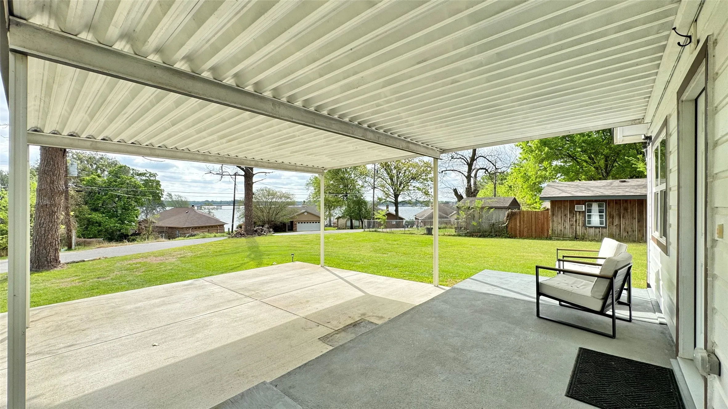 Single Family Residence For Sale in Henderson County , 191 Harmon Road, Gun Barrel City, Texas 75156, 2 Bedroom, 1 Bathroom, Garage spaces, 1,056 Sqft, built in 1967, mls#21380812, Real Estate Agent in Gun Barrel City, Homes For Sale in Henderson county, Homes For Sale in Gun Barrel City, Realtor in Gun Barrel City Texas, Real Estate Brokerage Independent Realty Texas, Luminita Cordes Realtor