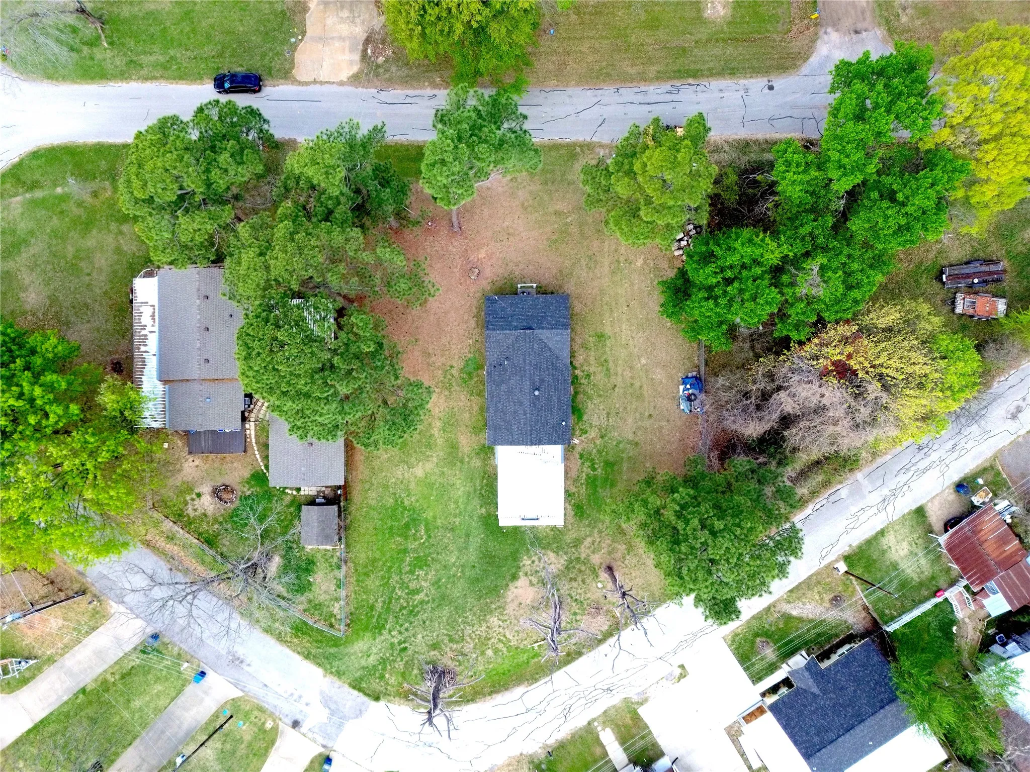 Single Family Residence For Sale in Henderson County , 191 Harmon Road, Gun Barrel City, Texas 75156, 2 Bedroom, 1 Bathroom, Garage spaces, 1,056 Sqft, built in 1967, mls#21380812, Real Estate Agent in Gun Barrel City, Homes For Sale in Henderson county, Homes For Sale in Gun Barrel City, Realtor in Gun Barrel City Texas, Real Estate Brokerage Independent Realty Texas, Luminita Cordes Realtor
