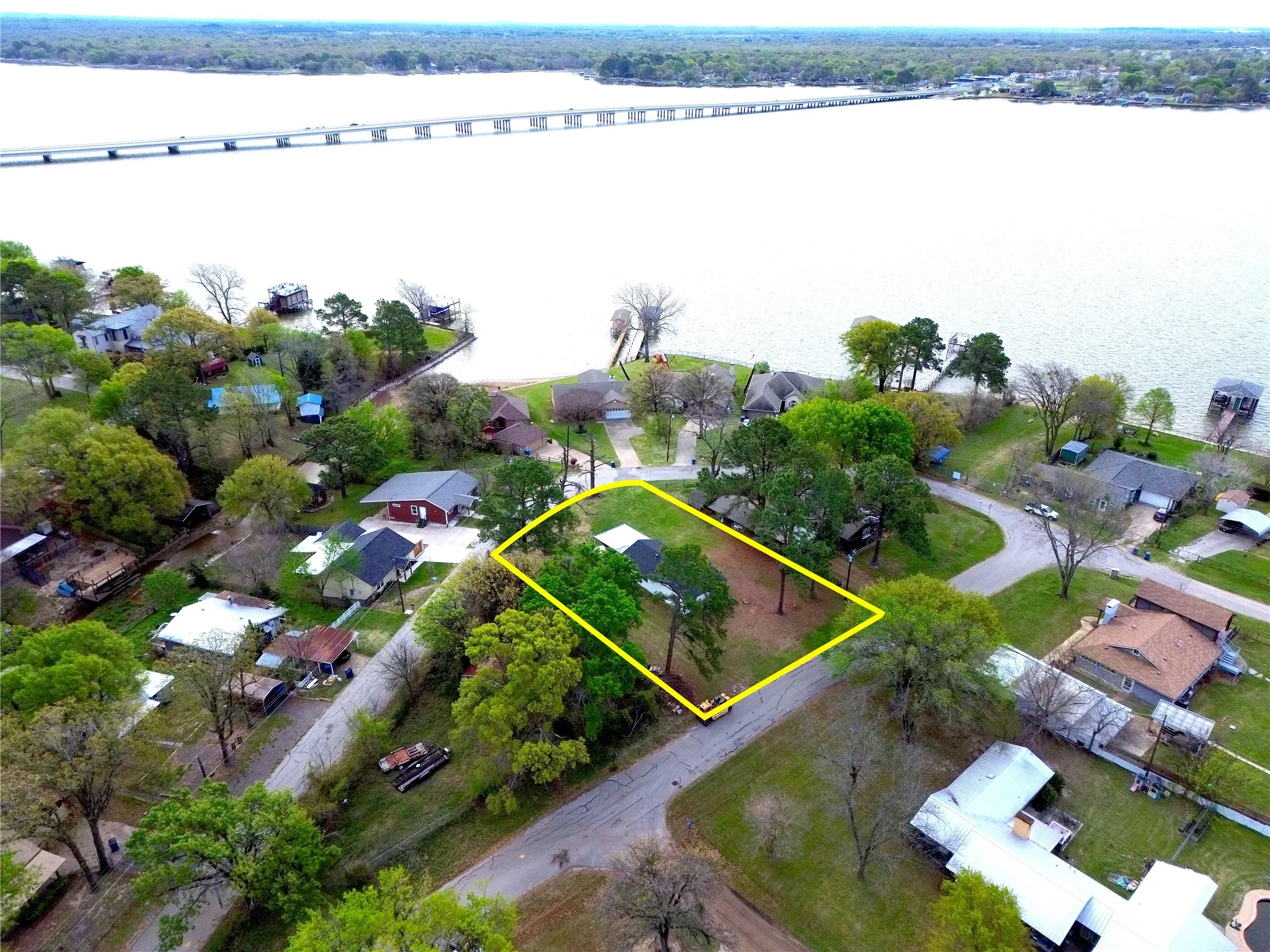 Single Family Residence For Sale in Henderson County , 191 Harmon Road, Gun Barrel City, Texas 75156, 2 Bedroom, 1 Bathroom, Garage spaces, 1,056 Sqft, built in 1967, mls#21380812, Real Estate Agent in Gun Barrel City, Homes For Sale in Henderson county, Homes For Sale in Gun Barrel City, Realtor in Gun Barrel City Texas, Real Estate Brokerage Independent Realty Texas, Luminita Cordes Realtor