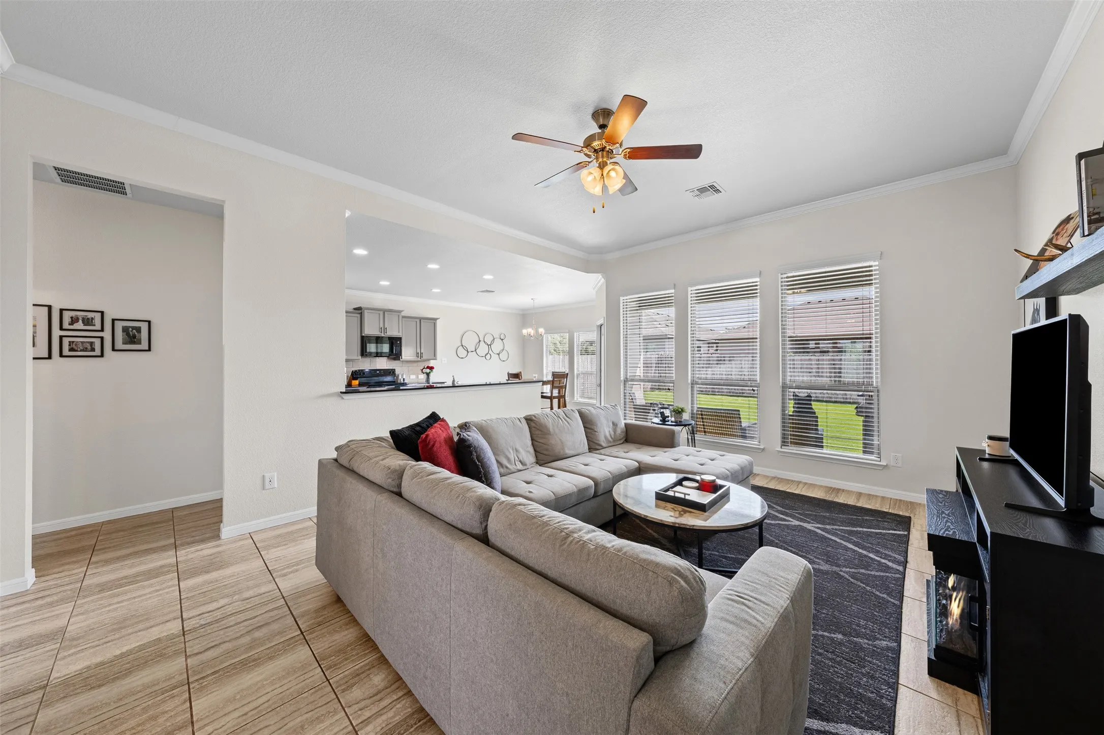 Single Family Residence For Sale in Bell County , 815 Cross Drive, Temple, Texas 76502, 4 Bedroom, 2 Bathroom, 2 Garage spaces, 1,866 Sqft, built in 2018, mls#21380706, Real Estate Agent in Temple, Homes For Sale in Bell county, Homes For Sale in Temple, Realtor in Temple Texas, Real Estate Brokerage Independent Realty Texas, Luminita Cordes Realtor