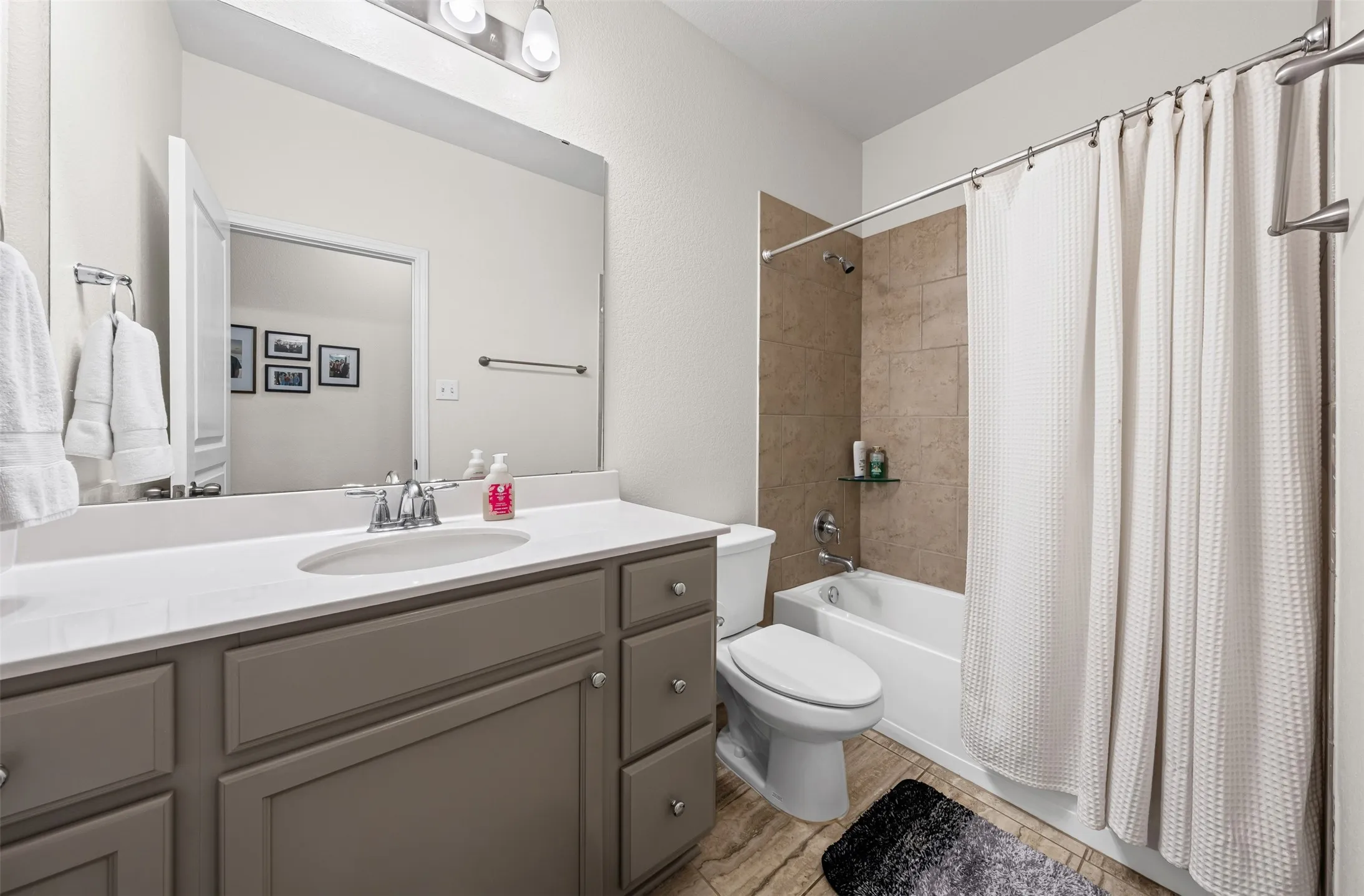 Single Family Residence For Sale in Bell County , 815 Cross Drive, Temple, Texas 76502, 4 Bedroom, 2 Bathroom, 2 Garage spaces, 1,866 Sqft, built in 2018, mls#21380706, Real Estate Agent in Temple, Homes For Sale in Bell county, Homes For Sale in Temple, Realtor in Temple Texas, Real Estate Brokerage Independent Realty Texas, Luminita Cordes Realtor