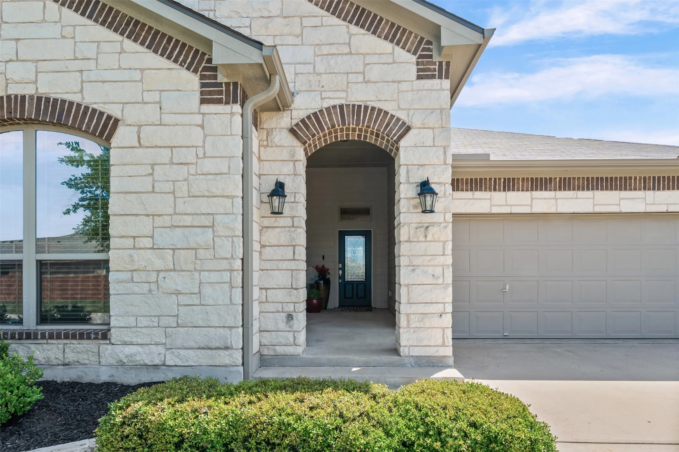 Single Family Residence For Sale in Bell County , 815 Cross Drive, Temple, Texas 76502, 4 Bedroom, 2 Bathroom, 2 Garage spaces, 1,866 Sqft, built in 2018, mls#21380706, Real Estate Agent in Temple, Homes For Sale in Bell county, Homes For Sale in Temple, Realtor in Temple Texas, Real Estate Brokerage Independent Realty Texas, Luminita Cordes Realtor