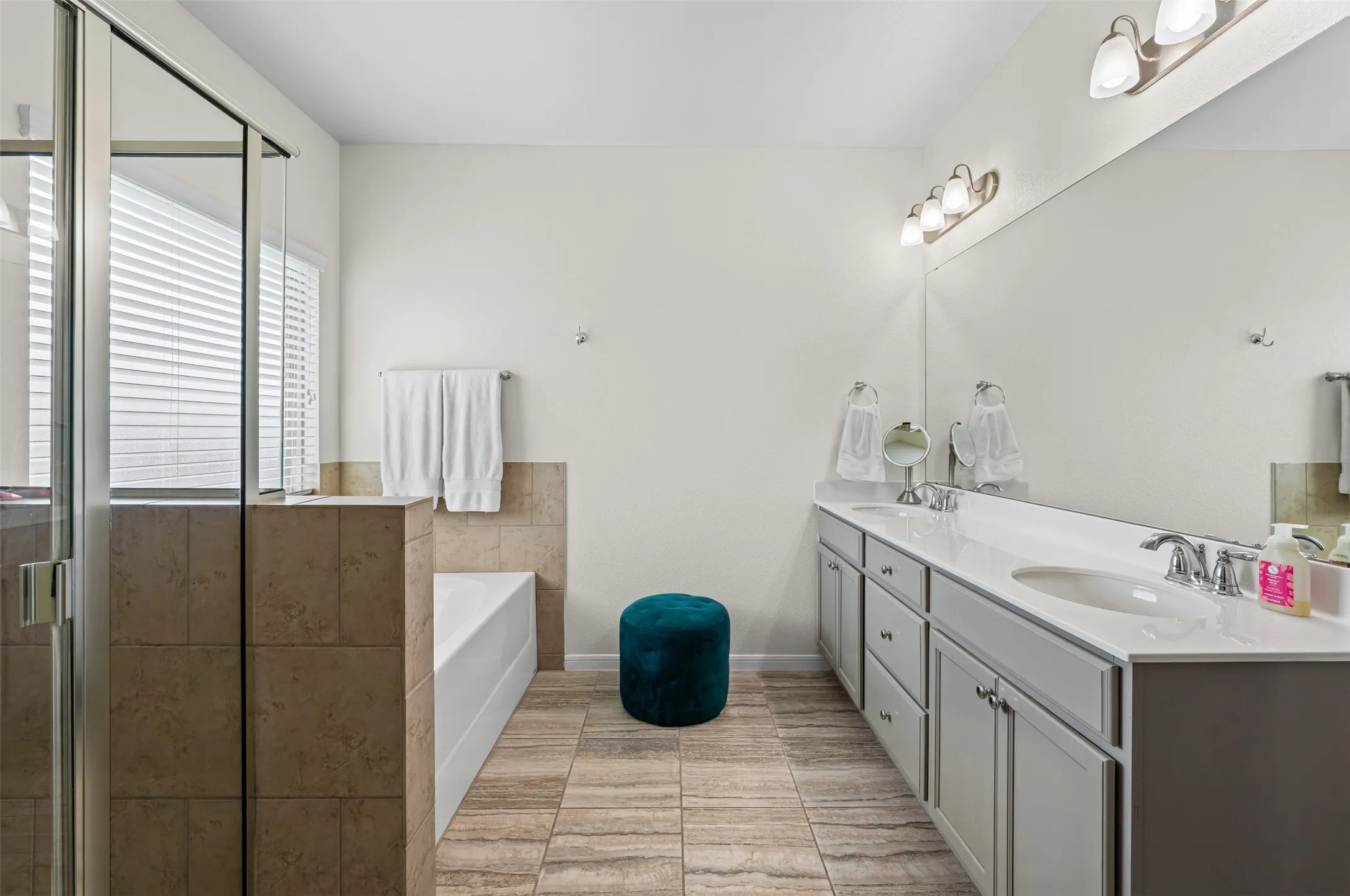 Single Family Residence For Sale in Bell County , 815 Cross Drive, Temple, Texas 76502, 4 Bedroom, 2 Bathroom, 2 Garage spaces, 1,866 Sqft, built in 2018, mls#21380706, Real Estate Agent in Temple, Homes For Sale in Bell county, Homes For Sale in Temple, Realtor in Temple Texas, Real Estate Brokerage Independent Realty Texas, Luminita Cordes Realtor