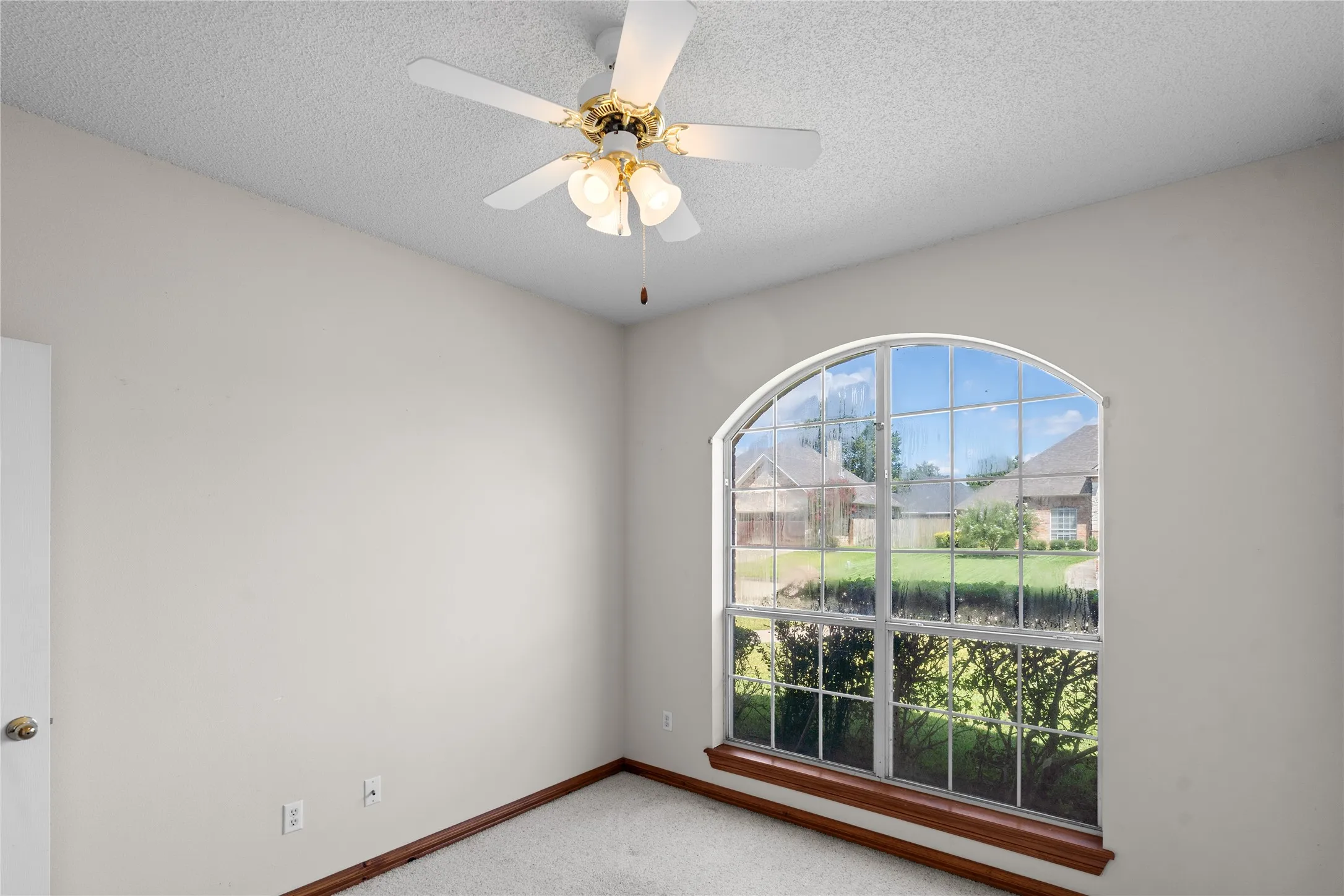 Single Family Residence For Sale in Hopkins County , 500 Kelli Circle, Sulphur Springs, Texas 75482, 3 Bedroom, 2 Bathroom, 2 Garage spaces, 2,136 Sqft, built in 1997, mls#21380519, Real Estate Agent in Sulphur Springs, Homes For Sale in Hopkins county, Homes For Sale in Sulphur Springs, Realtor in Sulphur Springs Texas, Real Estate Brokerage Independent Realty Texas, Luminita Cordes Realtor