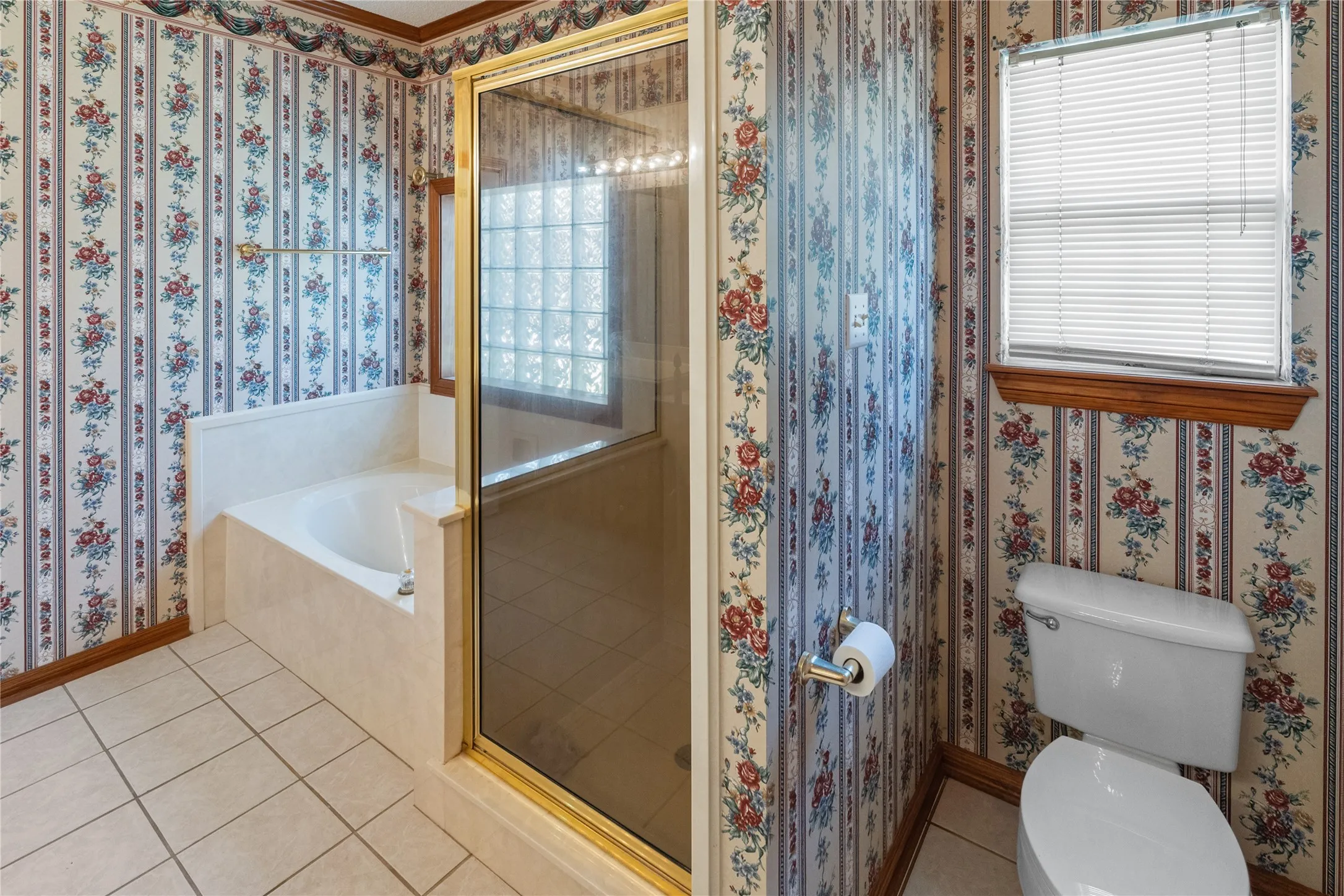 Single Family Residence For Sale in Hopkins County , 500 Kelli Circle, Sulphur Springs, Texas 75482, 3 Bedroom, 2 Bathroom, 2 Garage spaces, 2,136 Sqft, built in 1997, mls#21380519, Real Estate Agent in Sulphur Springs, Homes For Sale in Hopkins county, Homes For Sale in Sulphur Springs, Realtor in Sulphur Springs Texas, Real Estate Brokerage Independent Realty Texas, Luminita Cordes Realtor