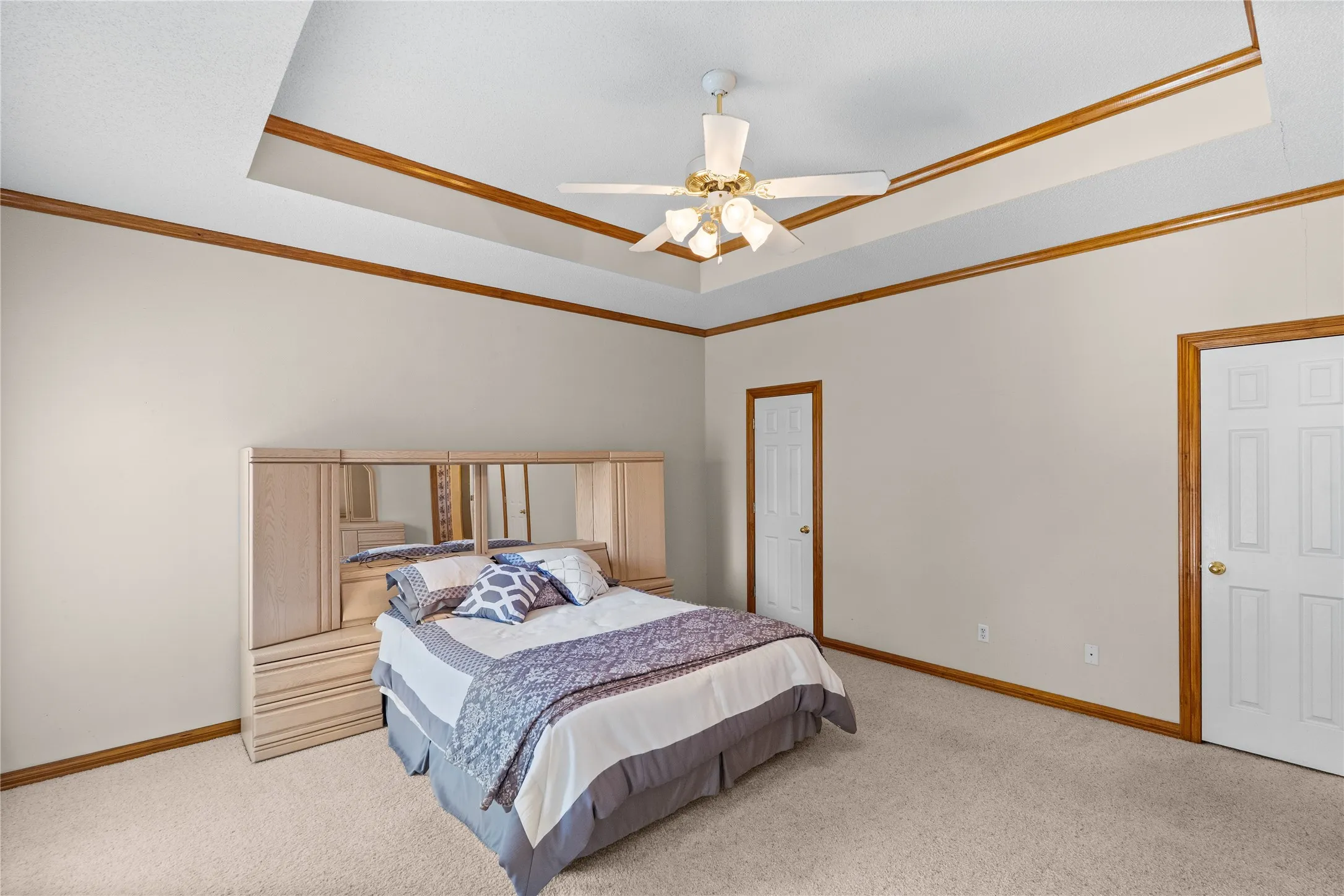 Single Family Residence For Sale in Hopkins County , 500 Kelli Circle, Sulphur Springs, Texas 75482, 3 Bedroom, 2 Bathroom, 2 Garage spaces, 2,136 Sqft, built in 1997, mls#21380519, Real Estate Agent in Sulphur Springs, Homes For Sale in Hopkins county, Homes For Sale in Sulphur Springs, Realtor in Sulphur Springs Texas, Real Estate Brokerage Independent Realty Texas, Luminita Cordes Realtor