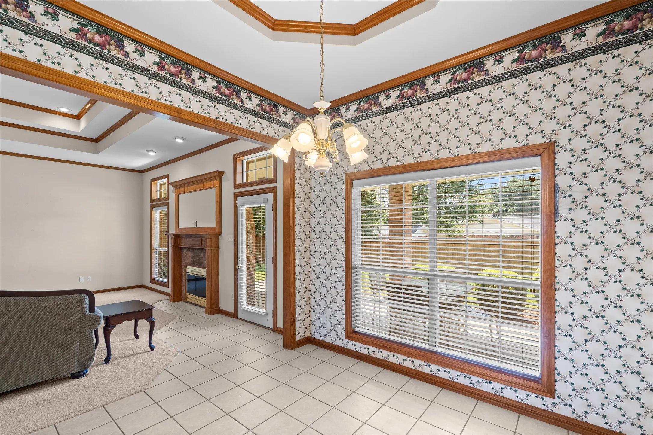 Single Family Residence For Sale in Hopkins County , 500 Kelli Circle, Sulphur Springs, Texas 75482, 3 Bedroom, 2 Bathroom, 2 Garage spaces, 2,136 Sqft, built in 1997, mls#21380519, Real Estate Agent in Sulphur Springs, Homes For Sale in Hopkins county, Homes For Sale in Sulphur Springs, Realtor in Sulphur Springs Texas, Real Estate Brokerage Independent Realty Texas, Luminita Cordes Realtor