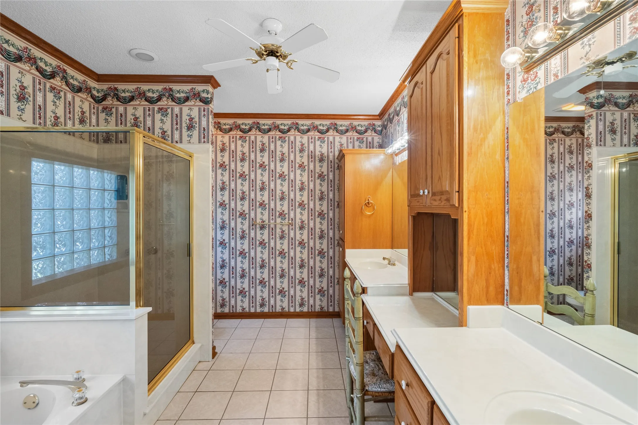 Single Family Residence For Sale in Hopkins County , 500 Kelli Circle, Sulphur Springs, Texas 75482, 3 Bedroom, 2 Bathroom, 2 Garage spaces, 2,136 Sqft, built in 1997, mls#21380519, Real Estate Agent in Sulphur Springs, Homes For Sale in Hopkins county, Homes For Sale in Sulphur Springs, Realtor in Sulphur Springs Texas, Real Estate Brokerage Independent Realty Texas, Luminita Cordes Realtor