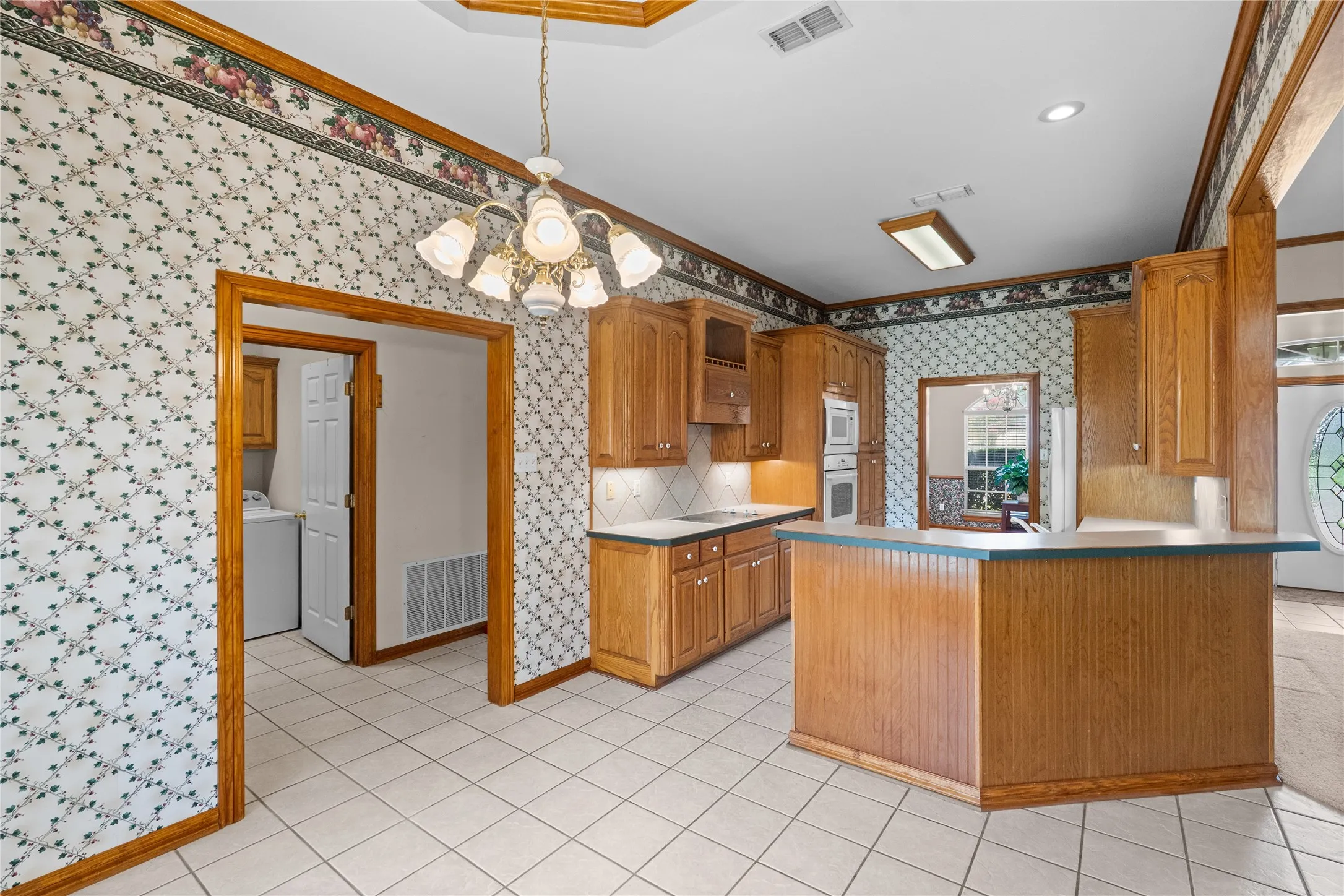 Single Family Residence For Sale in Hopkins County , 500 Kelli Circle, Sulphur Springs, Texas 75482, 3 Bedroom, 2 Bathroom, 2 Garage spaces, 2,136 Sqft, built in 1997, mls#21380519, Real Estate Agent in Sulphur Springs, Homes For Sale in Hopkins county, Homes For Sale in Sulphur Springs, Realtor in Sulphur Springs Texas, Real Estate Brokerage Independent Realty Texas, Luminita Cordes Realtor