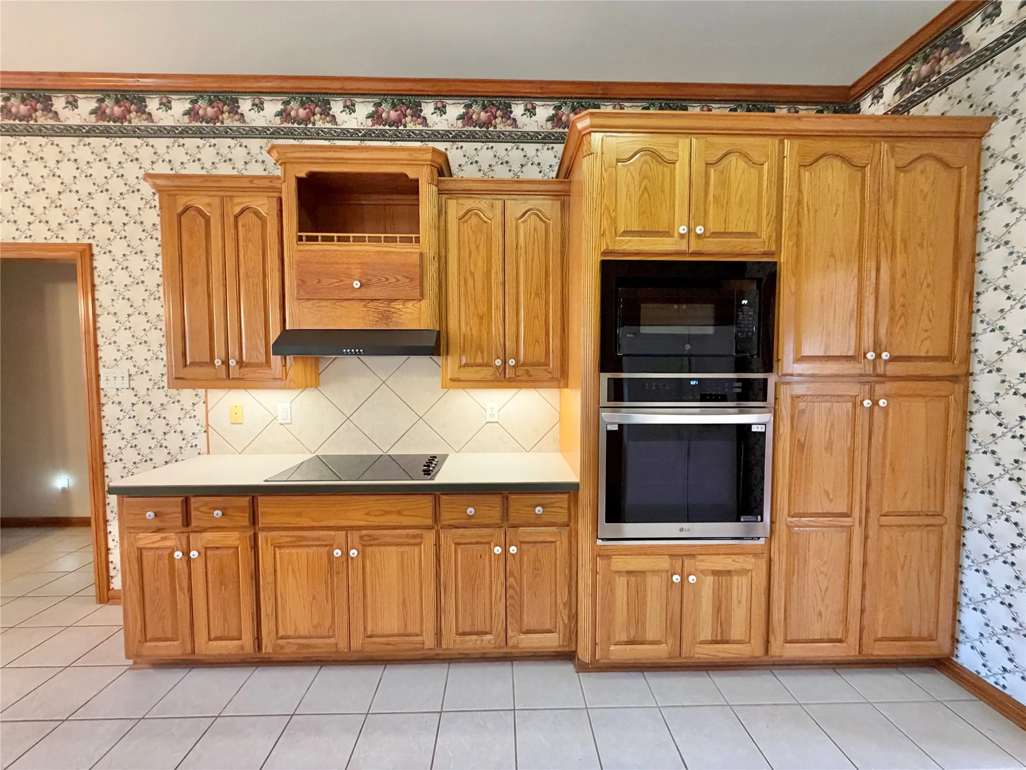 Single Family Residence For Sale in Hopkins County , 500 Kelli Circle, Sulphur Springs, Texas 75482, 3 Bedroom, 2 Bathroom, 2 Garage spaces, 2,136 Sqft, built in 1997, mls#21380519, Real Estate Agent in Sulphur Springs, Homes For Sale in Hopkins county, Homes For Sale in Sulphur Springs, Realtor in Sulphur Springs Texas, Real Estate Brokerage Independent Realty Texas, Luminita Cordes Realtor