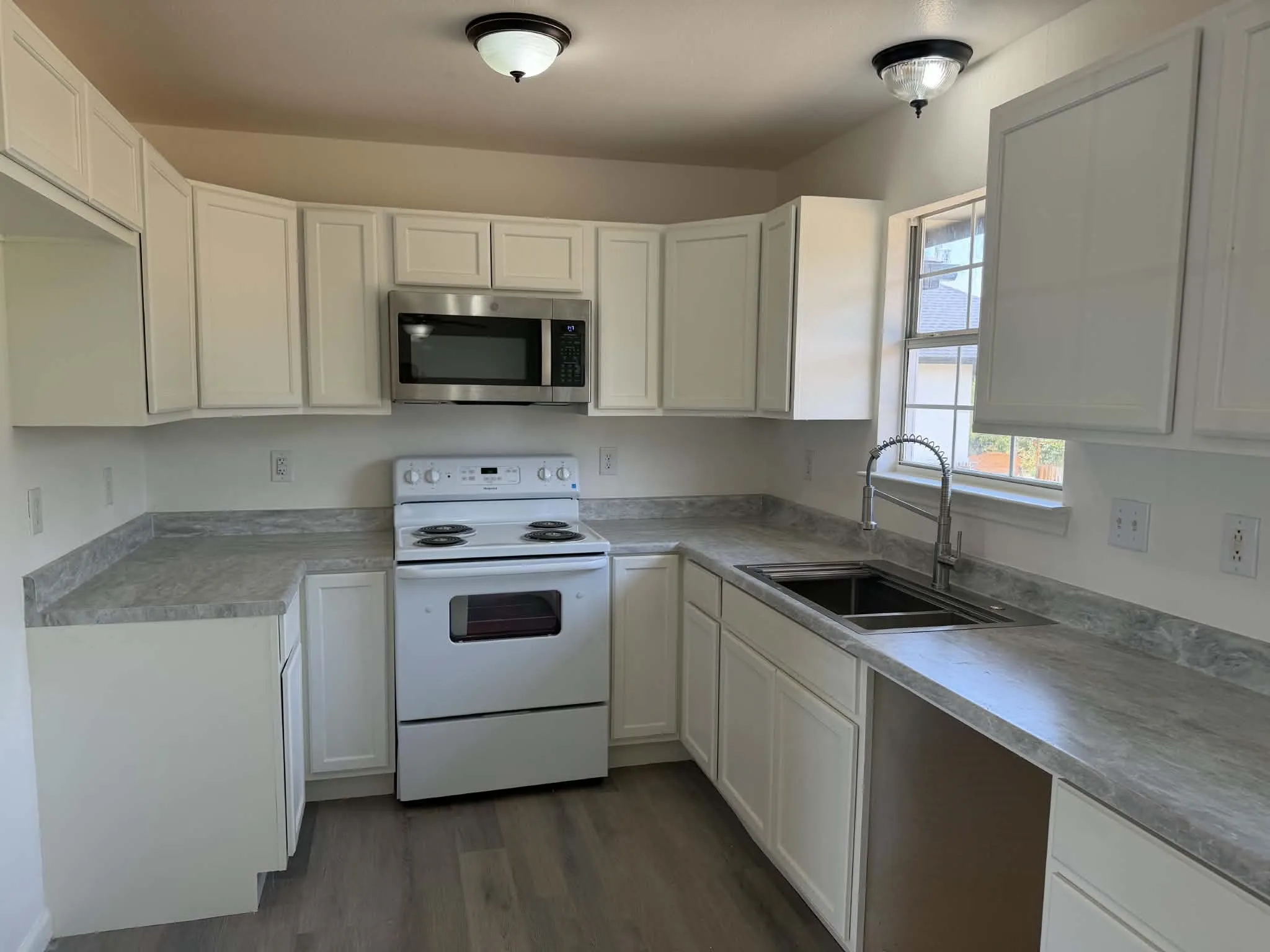 Single Family Residence For Sale in Henderson County , 228 Skiff Drive, Gun Barrel City, Texas 75156, 3 Bedroom, 2 Bathroom, Garage spaces, 1,068 Sqft, built in 1999, mls#21380829, Real Estate Agent in Gun Barrel City, Homes For Sale in Henderson county, Homes For Sale in Gun Barrel City, Realtor in Gun Barrel City Texas, Real Estate Brokerage Independent Realty Texas, Luminita Cordes Realtor