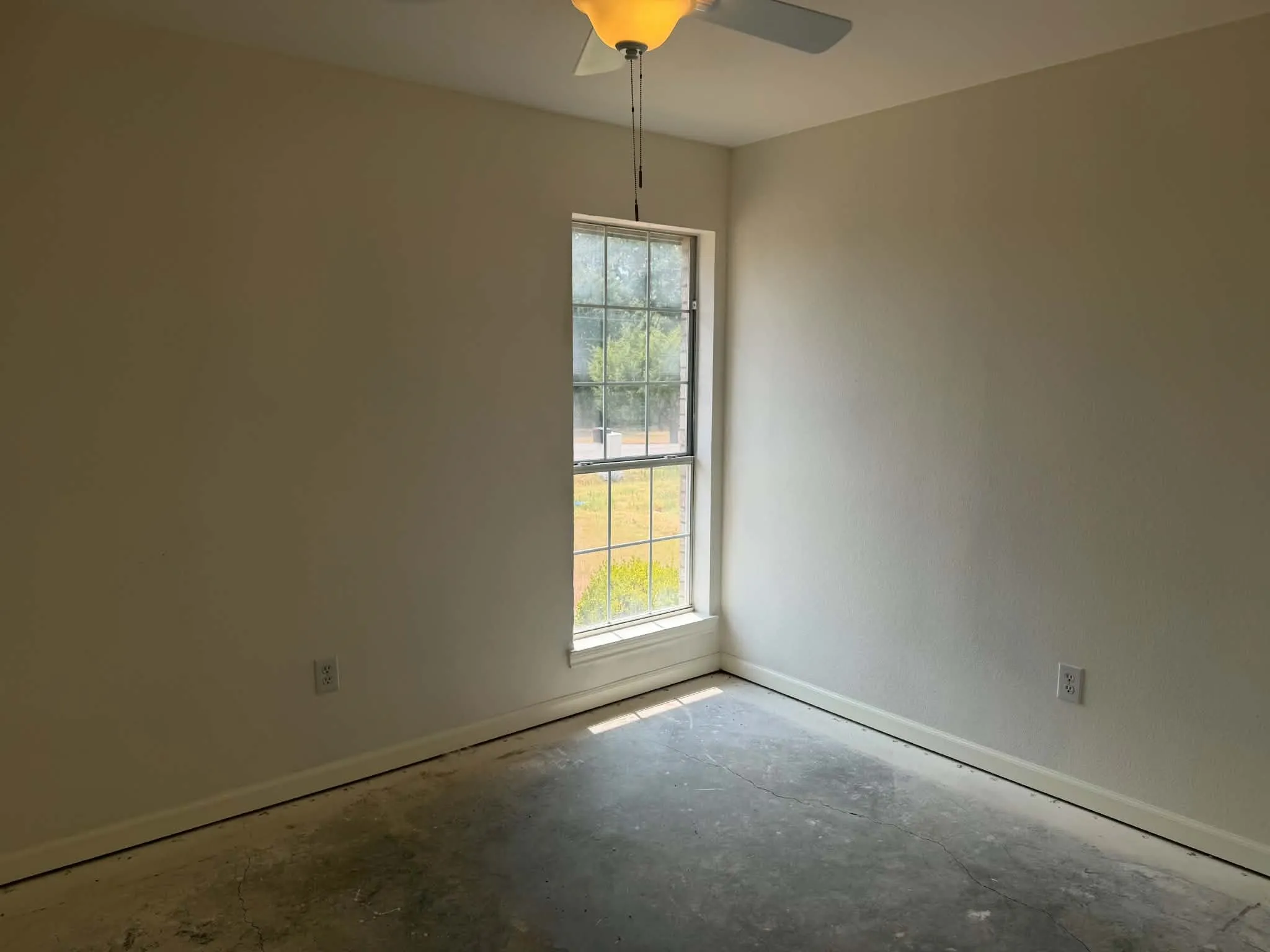 Single Family Residence For Sale in Henderson County , 228 Skiff Drive, Gun Barrel City, Texas 75156, 3 Bedroom, 2 Bathroom, Garage spaces, 1,068 Sqft, built in 1999, mls#21380829, Real Estate Agent in Gun Barrel City, Homes For Sale in Henderson county, Homes For Sale in Gun Barrel City, Realtor in Gun Barrel City Texas, Real Estate Brokerage Independent Realty Texas, Luminita Cordes Realtor