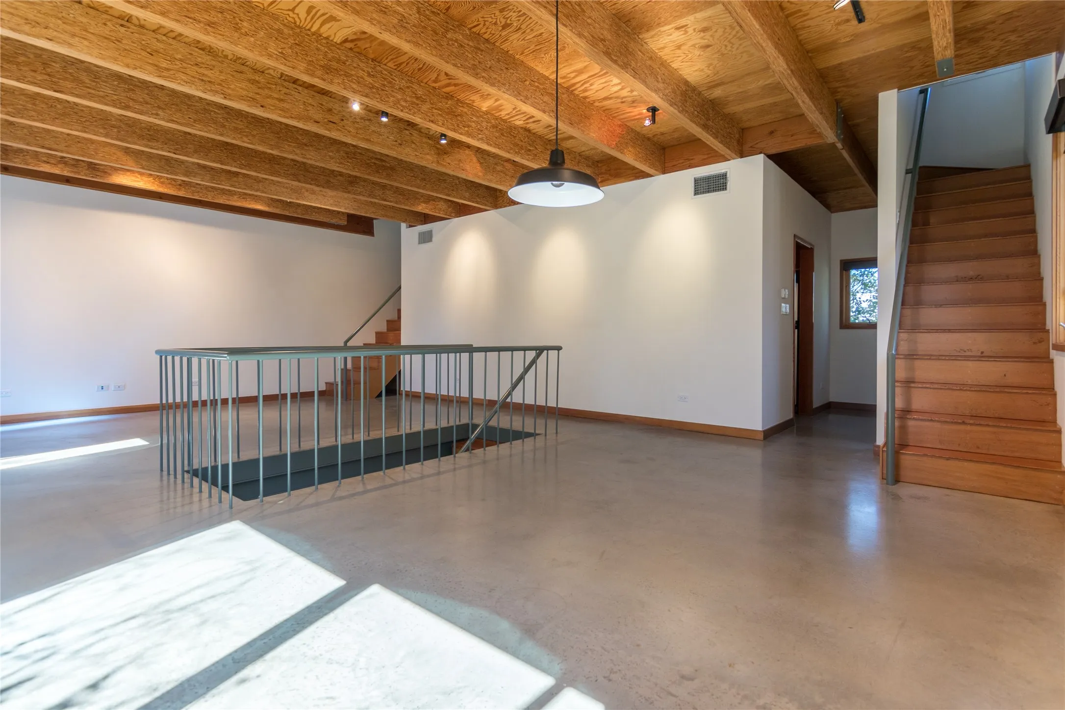 Condominium For Rent in Dallas County , 4401 Travis Street 1, Dallas, Texas 75205, 2 Bedroom, 3 Bathroom, 2 Garage spaces, 1,568 Sqft, built in 1994, mls#21380663, Real Estate Agent in Dallas, Homes For Rent in Dallas county, Homes For Rent in Dallas, Realtor in Dallas Texas, Real Estate Brokerage Independent Realty Texas, Luminita Cordes Realtor