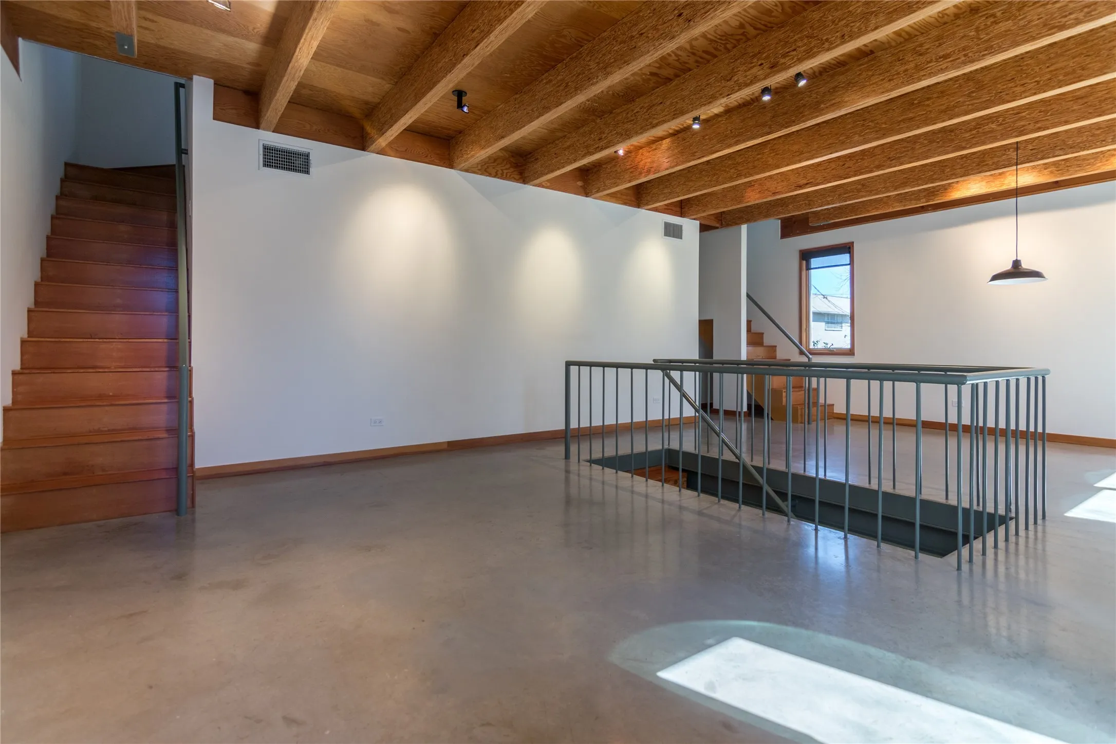 Condominium For Rent in Dallas County , 4401 Travis Street 1, Dallas, Texas 75205, 2 Bedroom, 3 Bathroom, 2 Garage spaces, 1,568 Sqft, built in 1994, mls#21380663, Real Estate Agent in Dallas, Homes For Rent in Dallas county, Homes For Rent in Dallas, Realtor in Dallas Texas, Real Estate Brokerage Independent Realty Texas, Luminita Cordes Realtor