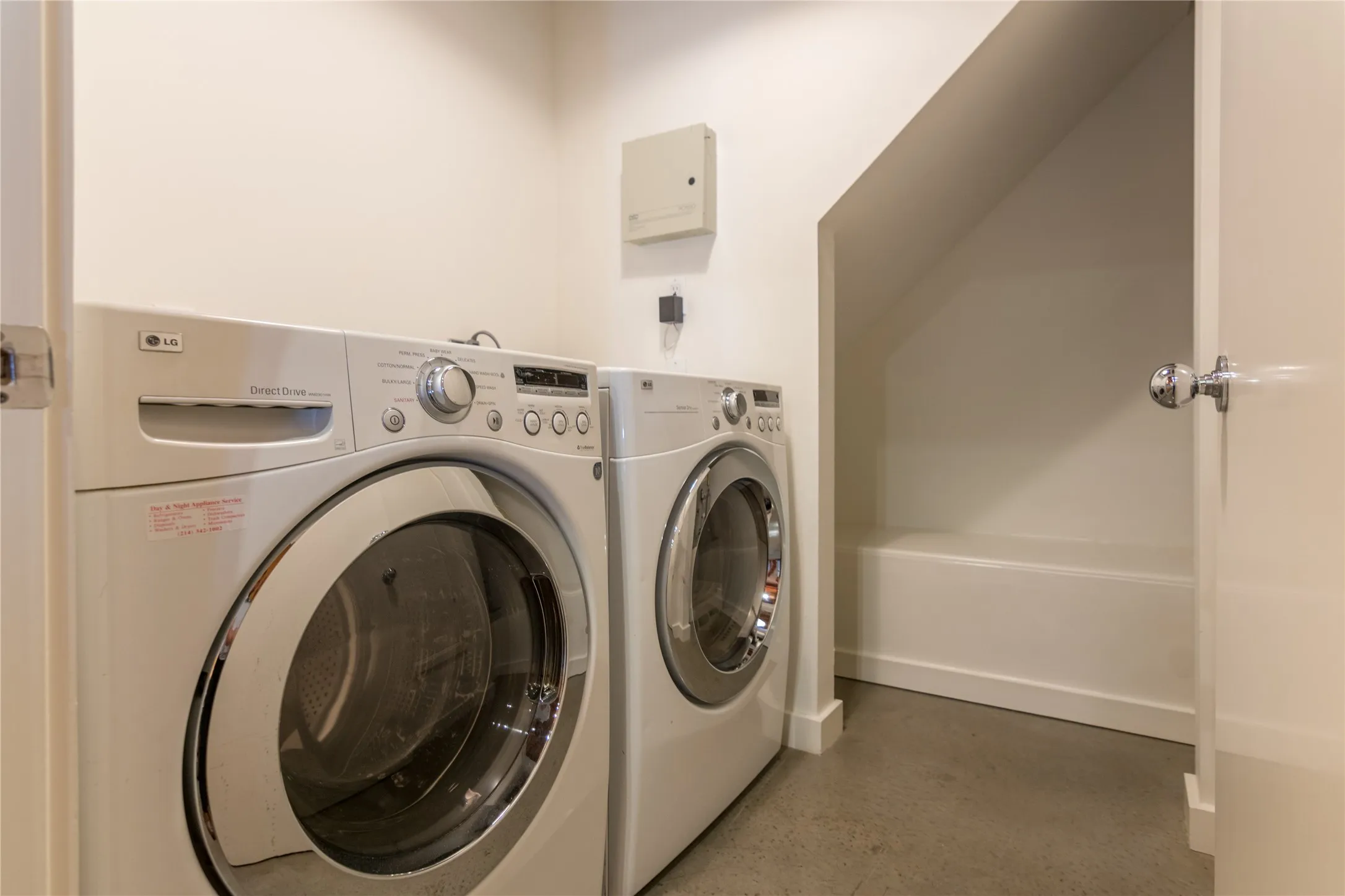 Condominium For Rent in Dallas County , 4401 Travis Street 1, Dallas, Texas 75205, 2 Bedroom, 3 Bathroom, 2 Garage spaces, 1,568 Sqft, built in 1994, mls#21380663, Real Estate Agent in Dallas, Homes For Rent in Dallas county, Homes For Rent in Dallas, Realtor in Dallas Texas, Real Estate Brokerage Independent Realty Texas, Luminita Cordes Realtor