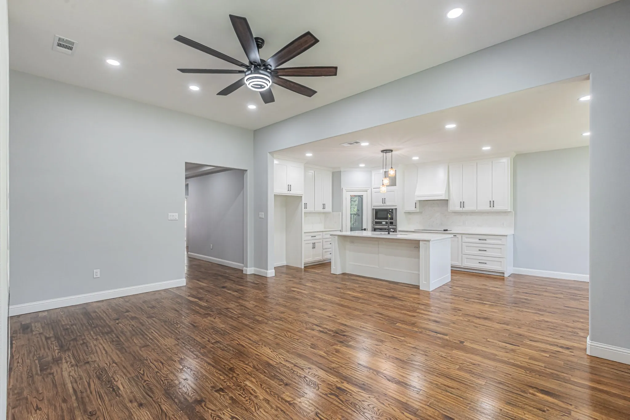 Single Family Residence For Sale in Wise County , 109 Gordons Circle, Runaway Bay, Texas 76426, 4 Bedroom, 3 Bathroom, 2 Garage spaces, 1,973 Sqft, built in 2026, mls#21380833, Real Estate Agent in Runaway Bay, Homes For Sale in Wise county, Homes For Sale in Runaway Bay, Realtor in Runaway Bay Texas, Real Estate Brokerage Independent Realty Texas, Luminita Cordes Realtor