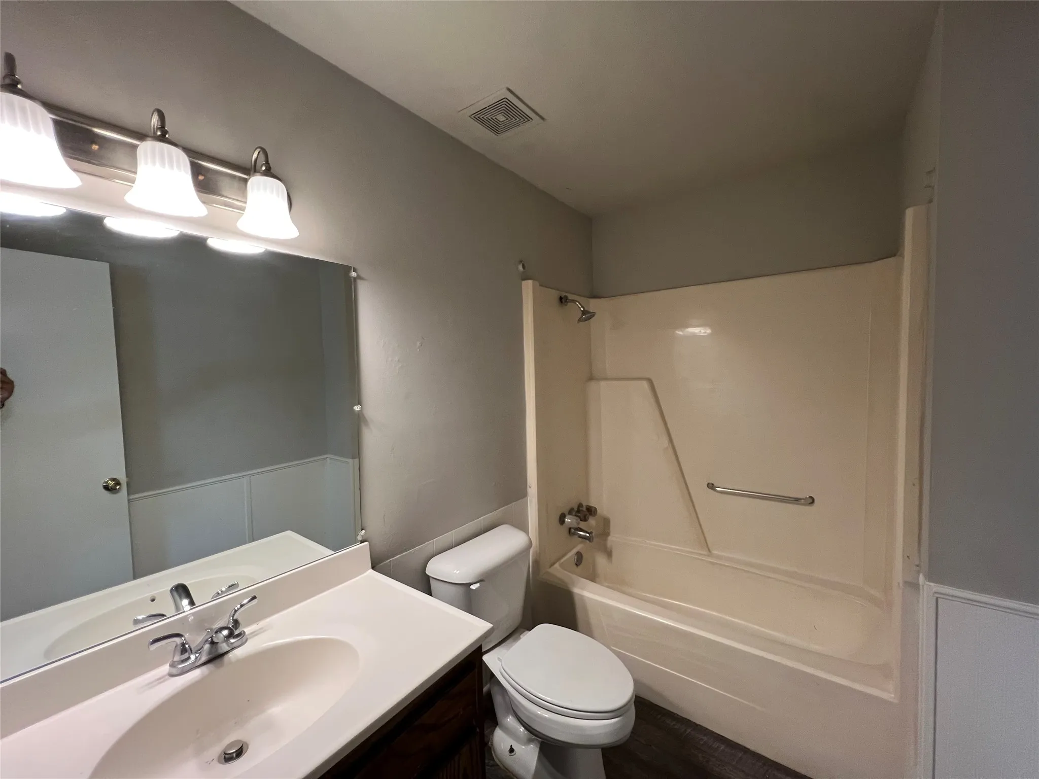 Duplex For Rent in Grayson County , 2318 N Alexander Street, Sherman, Texas 75092, 2 Bedroom, 1 Bathroom, Garage spaces, 1,014 Sqft, built in 1981, mls#21358166, Real Estate Agent in Sherman, Homes For Rent in Grayson county, Homes For Rent in Sherman, Realtor in Sherman Texas, Real Estate Brokerage Independent Realty Texas, Luminita Cordes Realtor