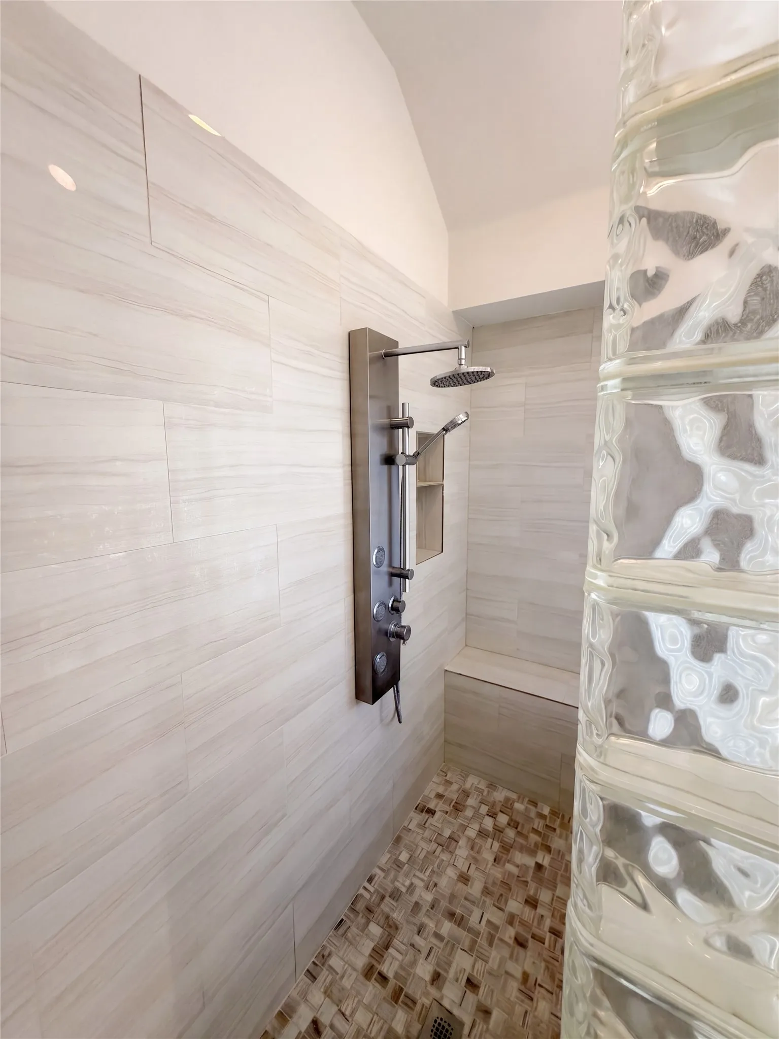 Single Family Residence For Sale in Collin County , 3228 Tearose Drive, Richardson, Texas 75082, 5 Bedroom, 4 Bathroom, 2 Garage spaces, 3,390 Sqft, built in 2002, mls#21380831, Real Estate Agent in Richardson, Homes For Sale in Collin county, Homes For Sale in Richardson, Realtor in Richardson Texas, Real Estate Brokerage Independent Realty Texas, Luminita Cordes Realtor