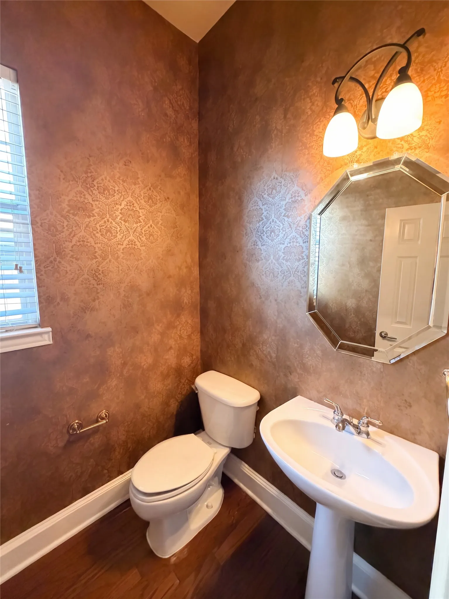 Single Family Residence For Sale in Collin County , 3228 Tearose Drive, Richardson, Texas 75082, 5 Bedroom, 4 Bathroom, 2 Garage spaces, 3,390 Sqft, built in 2002, mls#21380831, Real Estate Agent in Richardson, Homes For Sale in Collin county, Homes For Sale in Richardson, Realtor in Richardson Texas, Real Estate Brokerage Independent Realty Texas, Luminita Cordes Realtor