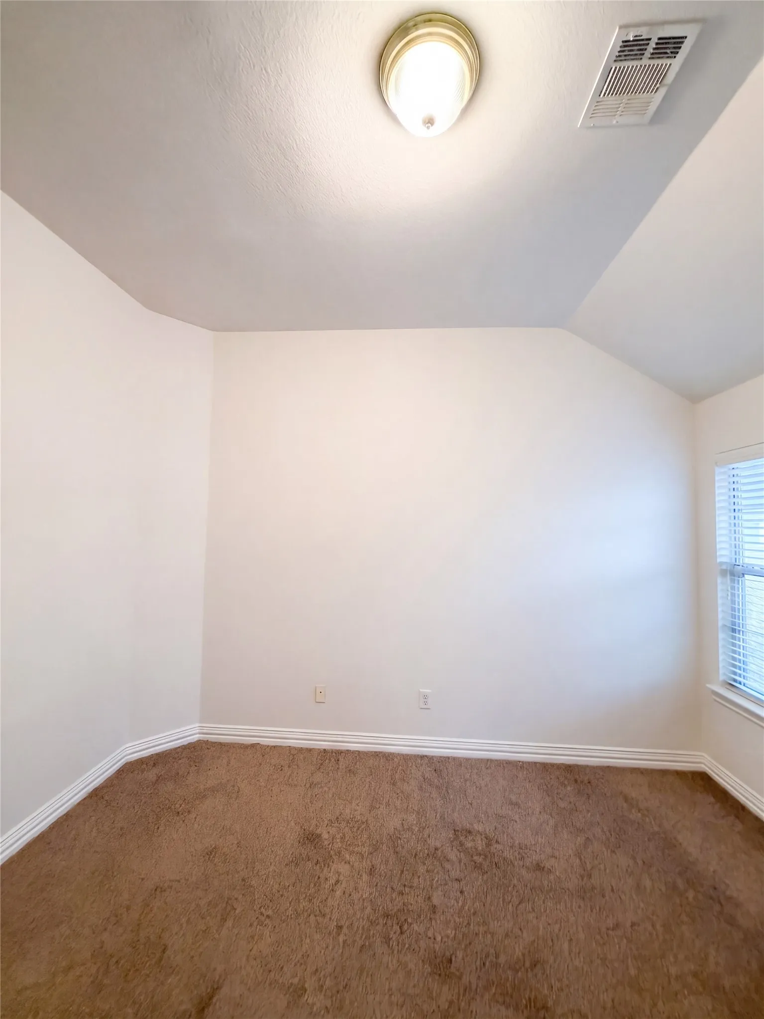 Single Family Residence For Sale in Collin County , 3228 Tearose Drive, Richardson, Texas 75082, 5 Bedroom, 4 Bathroom, 2 Garage spaces, 3,390 Sqft, built in 2002, mls#21380831, Real Estate Agent in Richardson, Homes For Sale in Collin county, Homes For Sale in Richardson, Realtor in Richardson Texas, Real Estate Brokerage Independent Realty Texas, Luminita Cordes Realtor