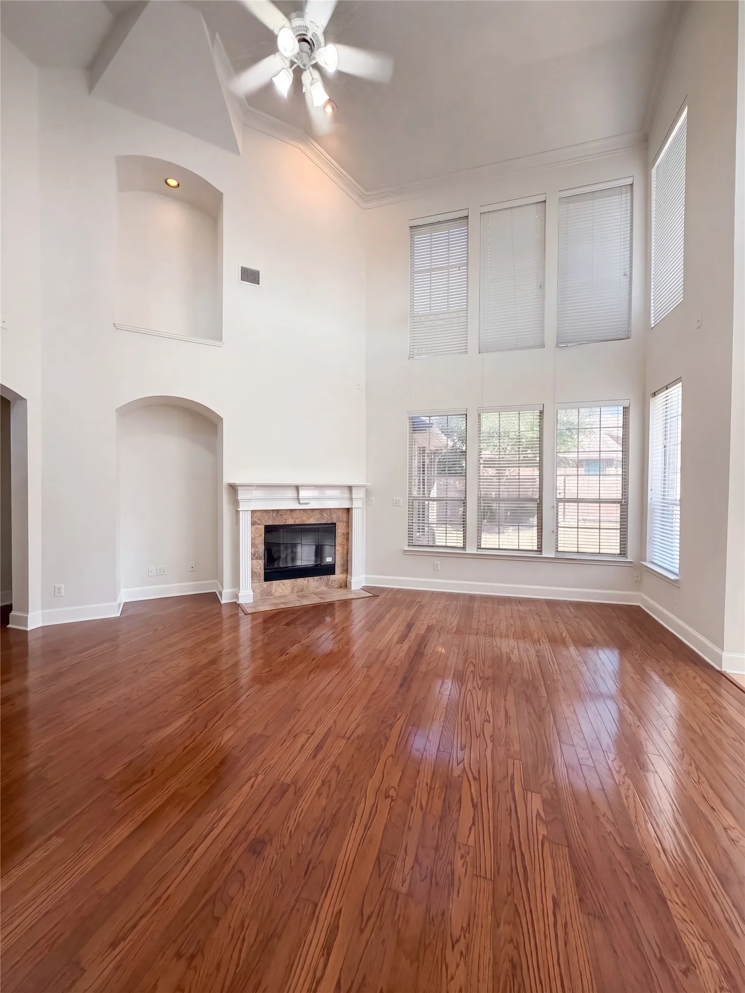 Single Family Residence For Sale in Collin County , 3228 Tearose Drive, Richardson, Texas 75082, 5 Bedroom, 4 Bathroom, 2 Garage spaces, 3,390 Sqft, built in 2002, mls#21380831, Real Estate Agent in Richardson, Homes For Sale in Collin county, Homes For Sale in Richardson, Realtor in Richardson Texas, Real Estate Brokerage Independent Realty Texas, Luminita Cordes Realtor