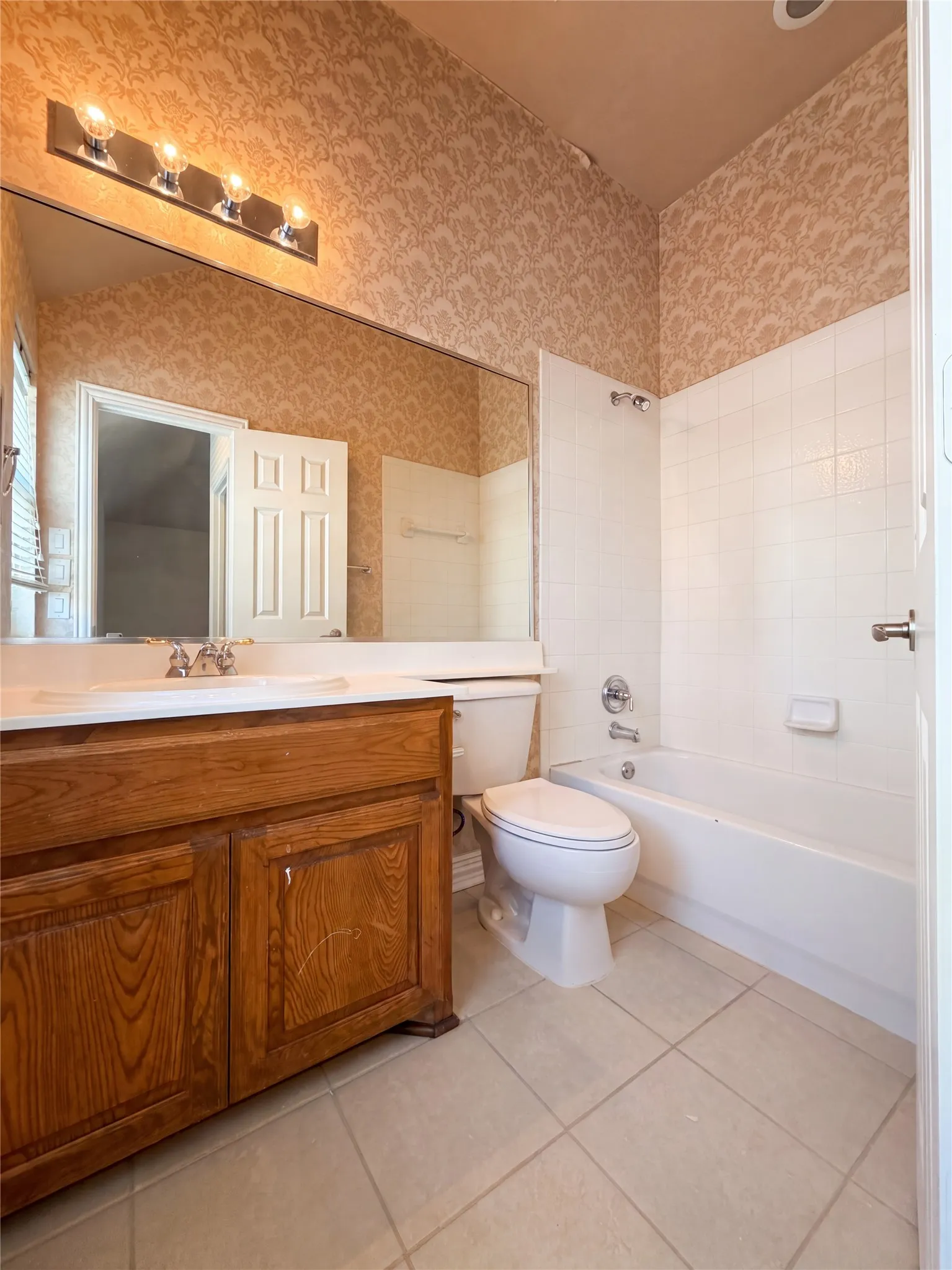 Single Family Residence For Sale in Collin County , 3228 Tearose Drive, Richardson, Texas 75082, 5 Bedroom, 4 Bathroom, 2 Garage spaces, 3,390 Sqft, built in 2002, mls#21380831, Real Estate Agent in Richardson, Homes For Sale in Collin county, Homes For Sale in Richardson, Realtor in Richardson Texas, Real Estate Brokerage Independent Realty Texas, Luminita Cordes Realtor