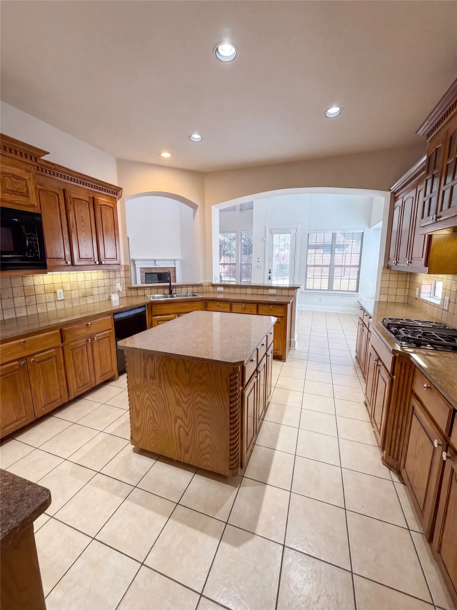 Single Family Residence For Sale in Collin County , 3228 Tearose Drive, Richardson, Texas 75082, 5 Bedroom, 4 Bathroom, 2 Garage spaces, 3,390 Sqft, built in 2002, mls#21380831, Real Estate Agent in Richardson, Homes For Sale in Collin county, Homes For Sale in Richardson, Realtor in Richardson Texas, Real Estate Brokerage Independent Realty Texas, Luminita Cordes Realtor