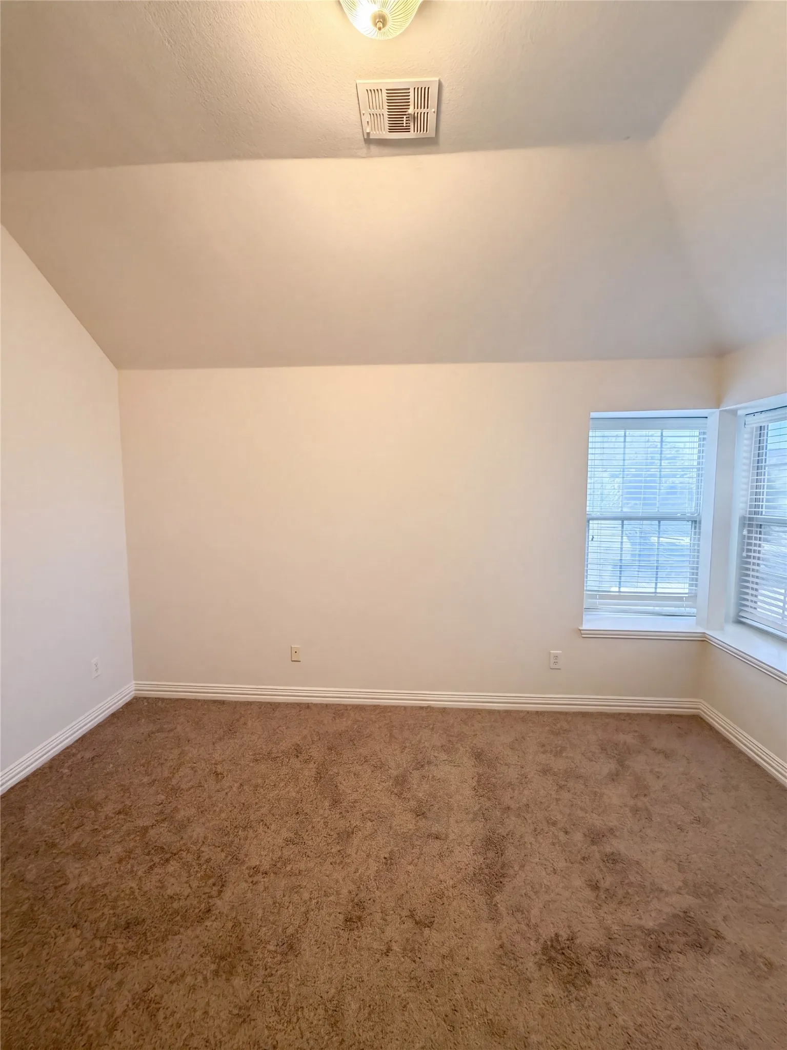 Single Family Residence For Sale in Collin County , 3228 Tearose Drive, Richardson, Texas 75082, 5 Bedroom, 4 Bathroom, 2 Garage spaces, 3,390 Sqft, built in 2002, mls#21380831, Real Estate Agent in Richardson, Homes For Sale in Collin county, Homes For Sale in Richardson, Realtor in Richardson Texas, Real Estate Brokerage Independent Realty Texas, Luminita Cordes Realtor