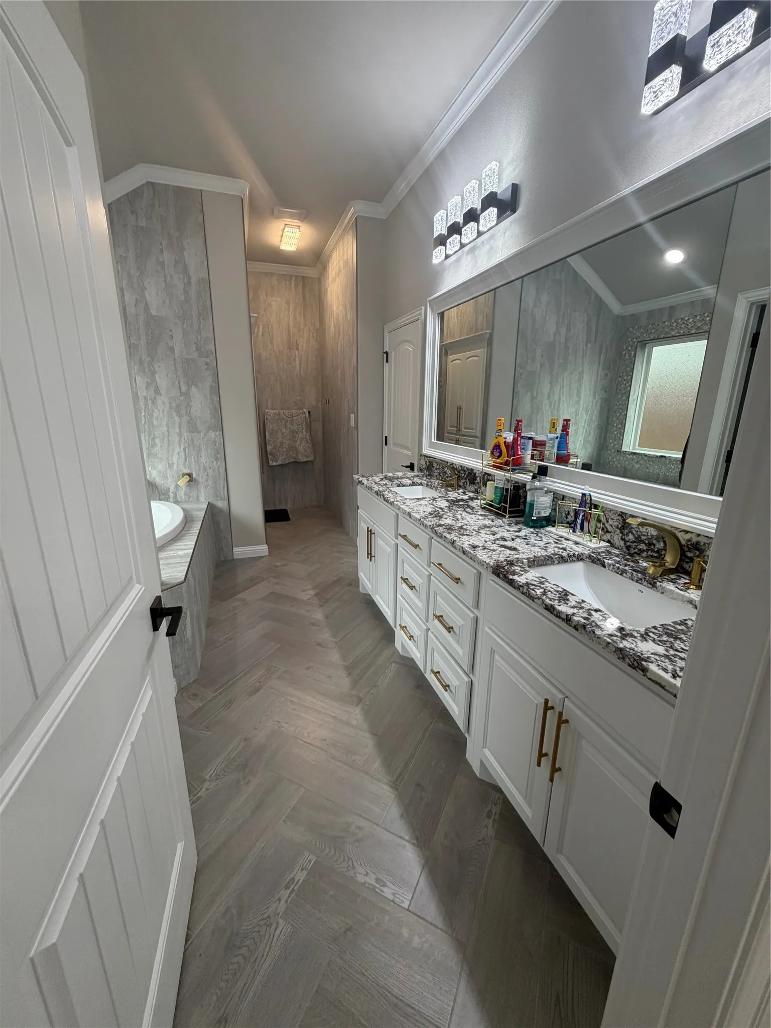 Single Family Residence For Rent in Hood County , 4005 Gallivant Drive, Granbury, Texas 76049, 4 Bedroom, 2 Bathroom, 2 Garage spaces, 2,026 Sqft, built in 2022, mls#21380761, Real Estate Agent in Granbury, Homes For Rent in Hood county, Homes For Rent in Granbury, Realtor in Granbury Texas, Real Estate Brokerage Independent Realty Texas, Luminita Cordes Realtor