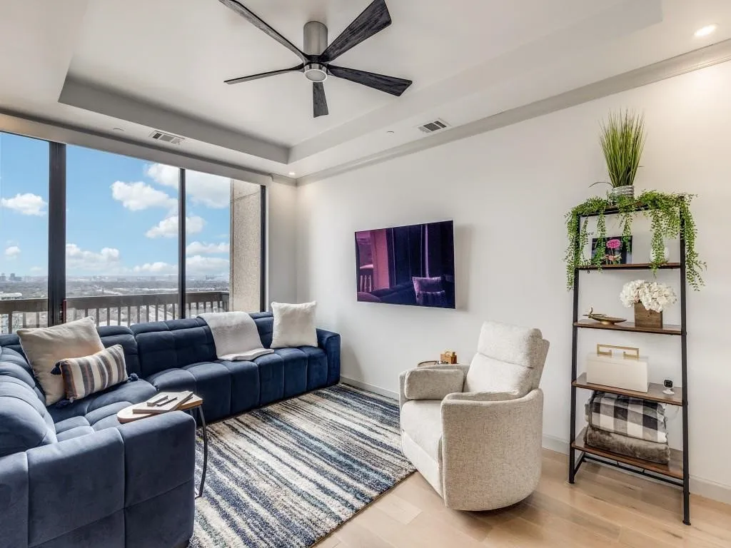 Condominium For Sale in Dallas County , 5909 Luther Lane 2301, Dallas, Texas 75225, 1 Bedroom, 2 Bathroom, 2 Garage spaces, 1,737 Sqft, built in 1983, mls#21380809, Real Estate Agent in Dallas, Homes For Sale in Dallas county, Homes For Sale in Dallas, Realtor in Dallas Texas, Real Estate Brokerage Independent Realty Texas, Luminita Cordes Realtor