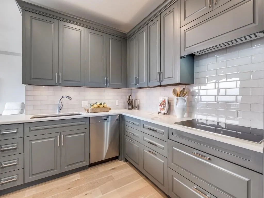 Condominium For Sale in Dallas County , 5909 Luther Lane 2301, Dallas, Texas 75225, 1 Bedroom, 2 Bathroom, 2 Garage spaces, 1,737 Sqft, built in 1983, mls#21380809, Real Estate Agent in Dallas, Homes For Sale in Dallas county, Homes For Sale in Dallas, Realtor in Dallas Texas, Real Estate Brokerage Independent Realty Texas, Luminita Cordes Realtor