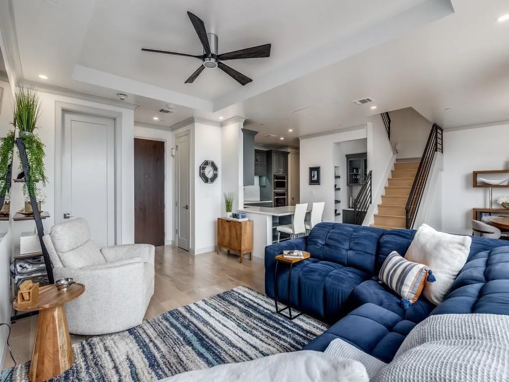 Condominium For Sale in Dallas County , 5909 Luther Lane 2301, Dallas, Texas 75225, 1 Bedroom, 2 Bathroom, 2 Garage spaces, 1,737 Sqft, built in 1983, mls#21380809, Real Estate Agent in Dallas, Homes For Sale in Dallas county, Homes For Sale in Dallas, Realtor in Dallas Texas, Real Estate Brokerage Independent Realty Texas, Luminita Cordes Realtor