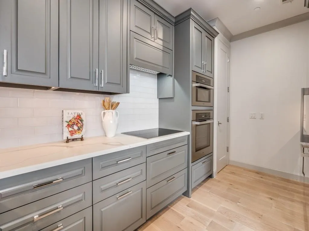 Condominium For Sale in Dallas County , 5909 Luther Lane 2301, Dallas, Texas 75225, 1 Bedroom, 2 Bathroom, 2 Garage spaces, 1,737 Sqft, built in 1983, mls#21380809, Real Estate Agent in Dallas, Homes For Sale in Dallas county, Homes For Sale in Dallas, Realtor in Dallas Texas, Real Estate Brokerage Independent Realty Texas, Luminita Cordes Realtor