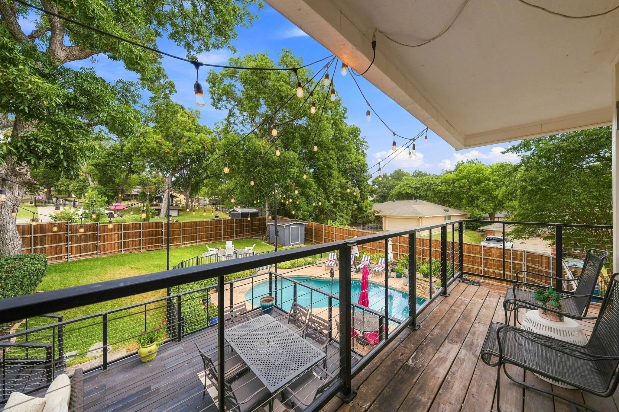 Single Family Residence For Sale in Rockwall County , 303 Russwood Street, Rockwall, Texas 75087, 3 Bedroom, 4 Bathroom, 2 Garage spaces, 2,844 Sqft, built in 1981, mls#21380625, Real Estate Agent in Rockwall, Homes For Sale in Rockwall county, Homes For Sale in Rockwall, Realtor in Rockwall Texas, Real Estate Brokerage Independent Realty Texas, Luminita Cordes Realtor