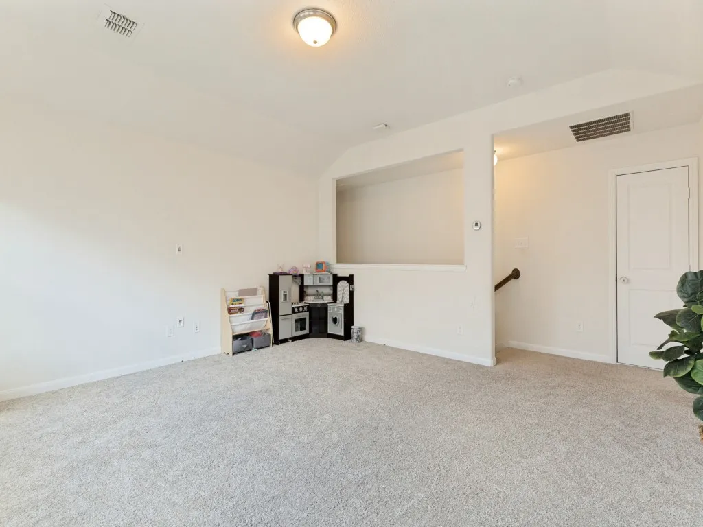 Single Family Residence For Sale in Tarrant County , 9236 Flying Eagle Lane, Fort Worth, Texas 76131, 4 Bedroom, 3 Bathroom, 2 Garage spaces, 2,368 Sqft, built in 2017, mls#21380623, Real Estate Agent in Fort Worth, Homes For Sale in Tarrant county, Homes For Sale in Fort Worth, Realtor in Fort Worth Texas, Real Estate Brokerage Independent Realty Texas, Luminita Cordes Realtor