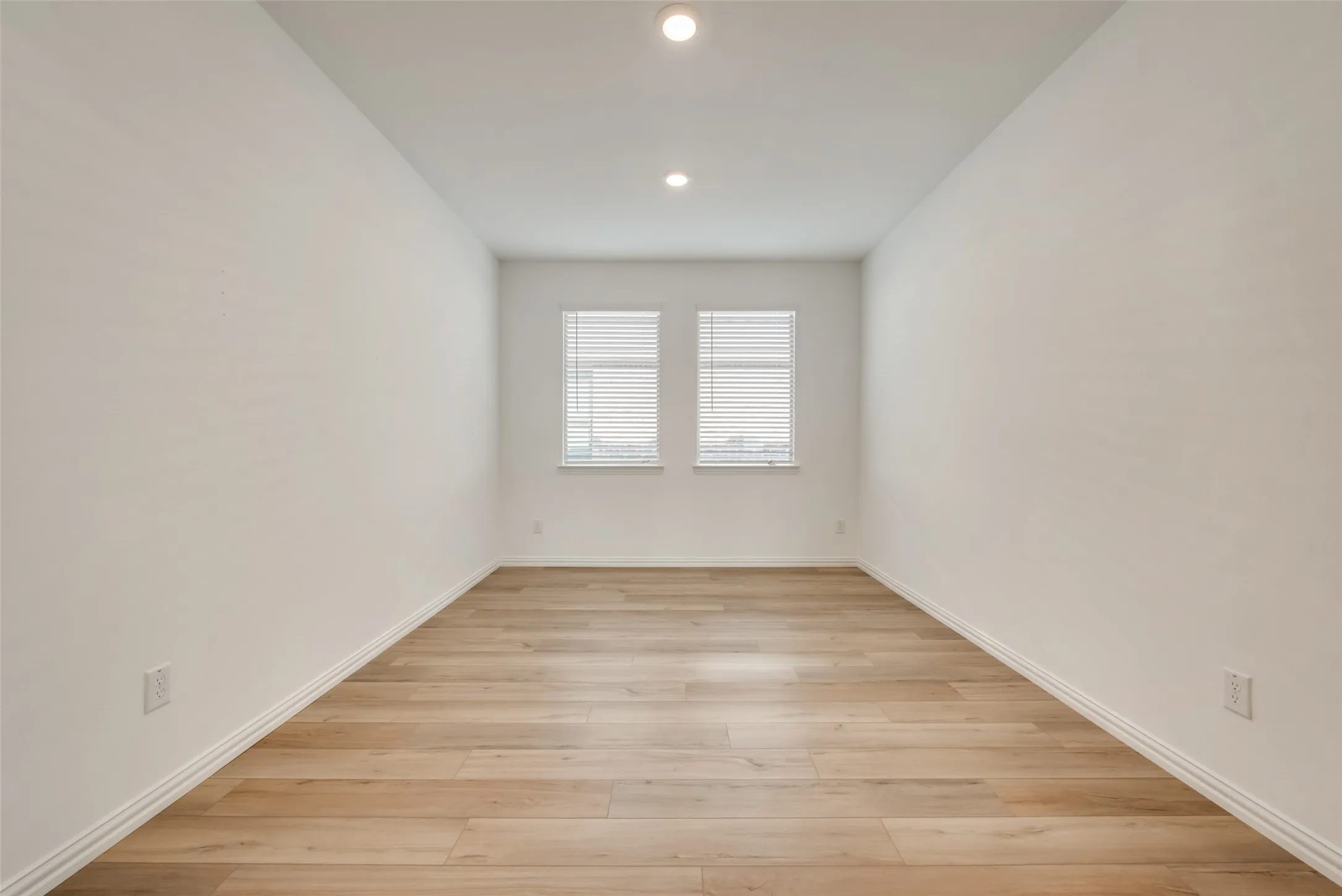 Single Family Residence For Rent in Denton County , 3009 Sovereignty Drive, Denton, Texas 76207, 4 Bedroom, 2 Bathroom, 2 Garage spaces, 1,999 Sqft, built in 2022, mls#21380260, Real Estate Agent in Denton, Homes For Rent in Denton county, Homes For Rent in Denton, Realtor in Denton Texas, Real Estate Brokerage Independent Realty Texas, Luminita Cordes Realtor