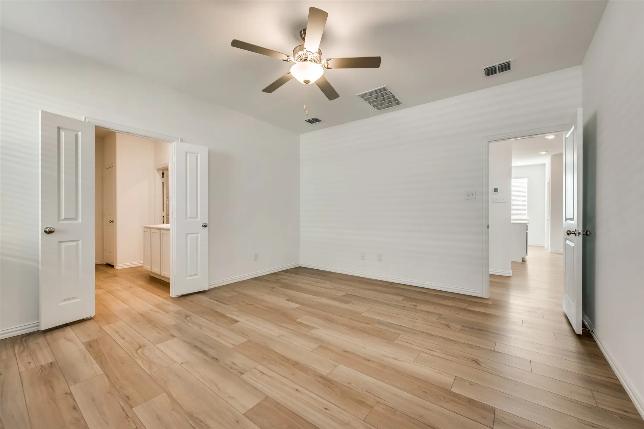 Single Family Residence For Rent in Denton County , 3009 Sovereignty Drive, Denton, Texas 76207, 4 Bedroom, 2 Bathroom, 2 Garage spaces, 1,999 Sqft, built in 2022, mls#21380260, Real Estate Agent in Denton, Homes For Rent in Denton county, Homes For Rent in Denton, Realtor in Denton Texas, Real Estate Brokerage Independent Realty Texas, Luminita Cordes Realtor