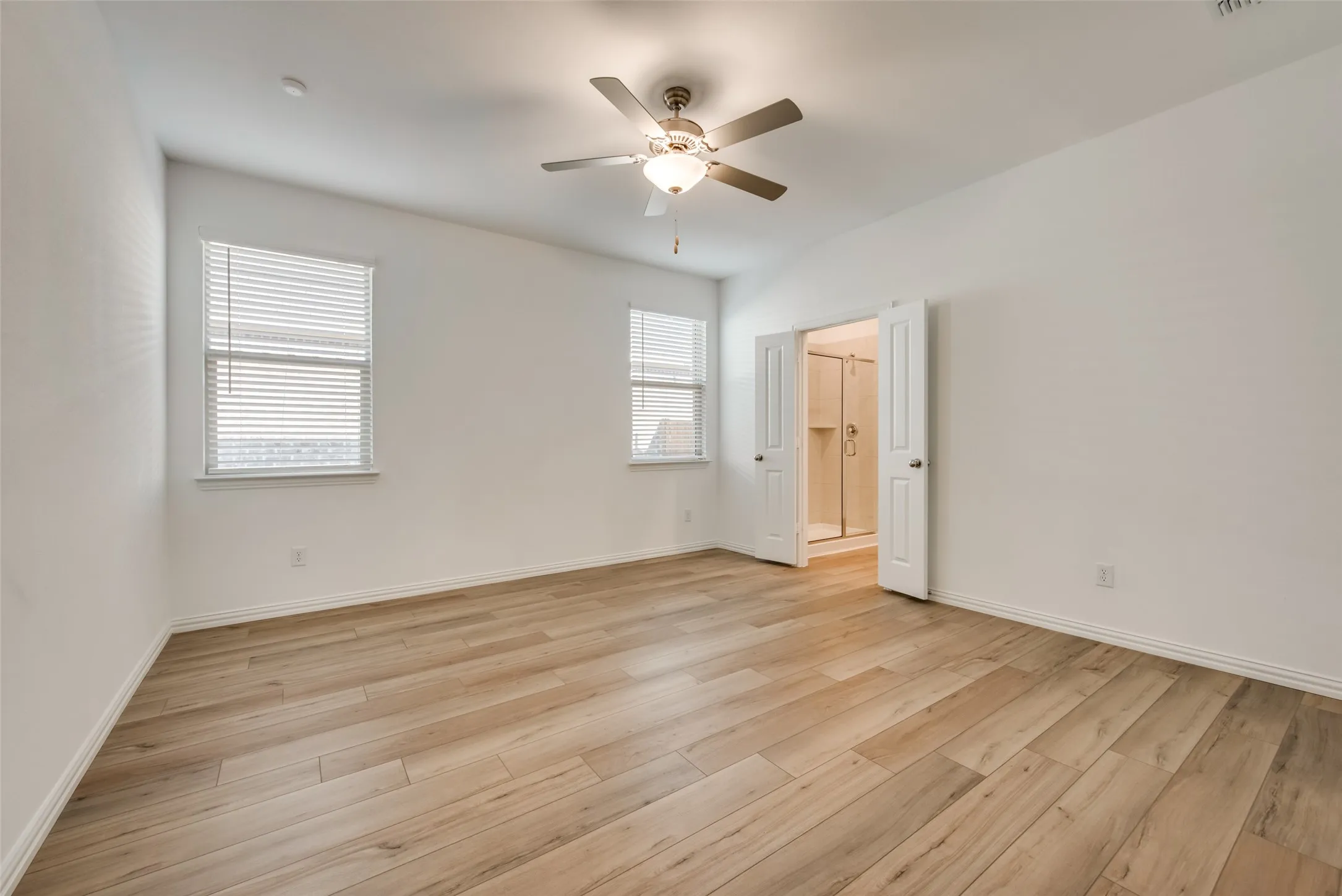 Single Family Residence For Rent in Denton County , 3009 Sovereignty Drive, Denton, Texas 76207, 4 Bedroom, 2 Bathroom, 2 Garage spaces, 1,999 Sqft, built in 2022, mls#21380260, Real Estate Agent in Denton, Homes For Rent in Denton county, Homes For Rent in Denton, Realtor in Denton Texas, Real Estate Brokerage Independent Realty Texas, Luminita Cordes Realtor
