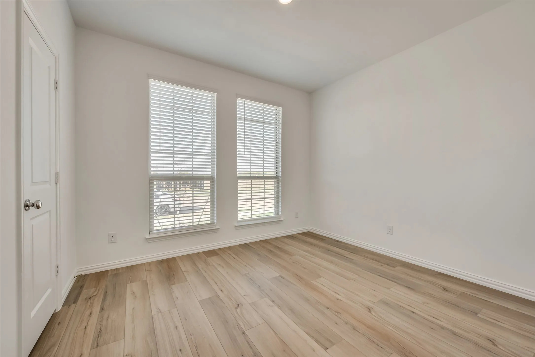 Single Family Residence For Rent in Denton County , 3009 Sovereignty Drive, Denton, Texas 76207, 4 Bedroom, 2 Bathroom, 2 Garage spaces, 1,999 Sqft, built in 2022, mls#21380260, Real Estate Agent in Denton, Homes For Rent in Denton county, Homes For Rent in Denton, Realtor in Denton Texas, Real Estate Brokerage Independent Realty Texas, Luminita Cordes Realtor