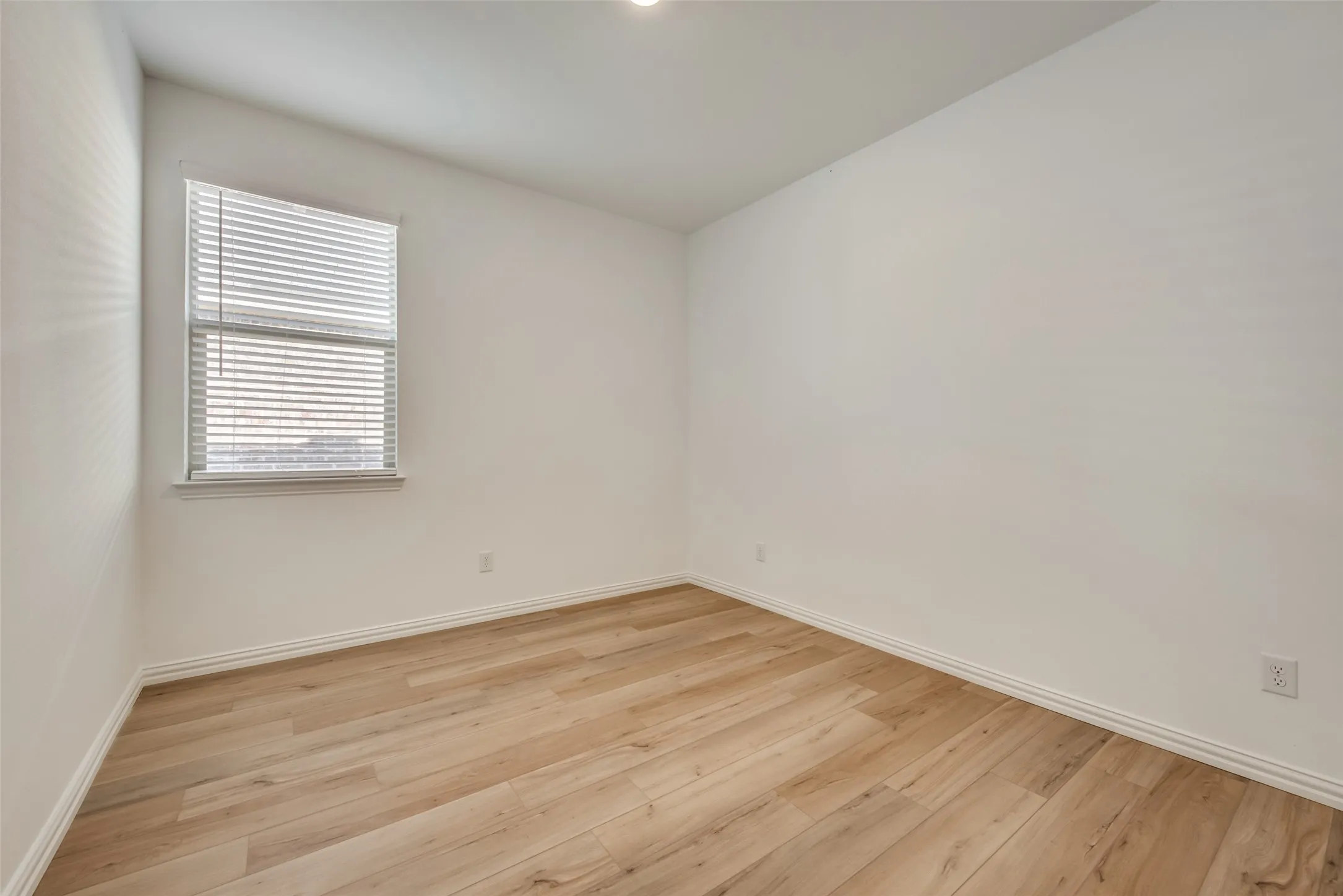 Single Family Residence For Rent in Denton County , 3009 Sovereignty Drive, Denton, Texas 76207, 4 Bedroom, 2 Bathroom, 2 Garage spaces, 1,999 Sqft, built in 2022, mls#21380260, Real Estate Agent in Denton, Homes For Rent in Denton county, Homes For Rent in Denton, Realtor in Denton Texas, Real Estate Brokerage Independent Realty Texas, Luminita Cordes Realtor