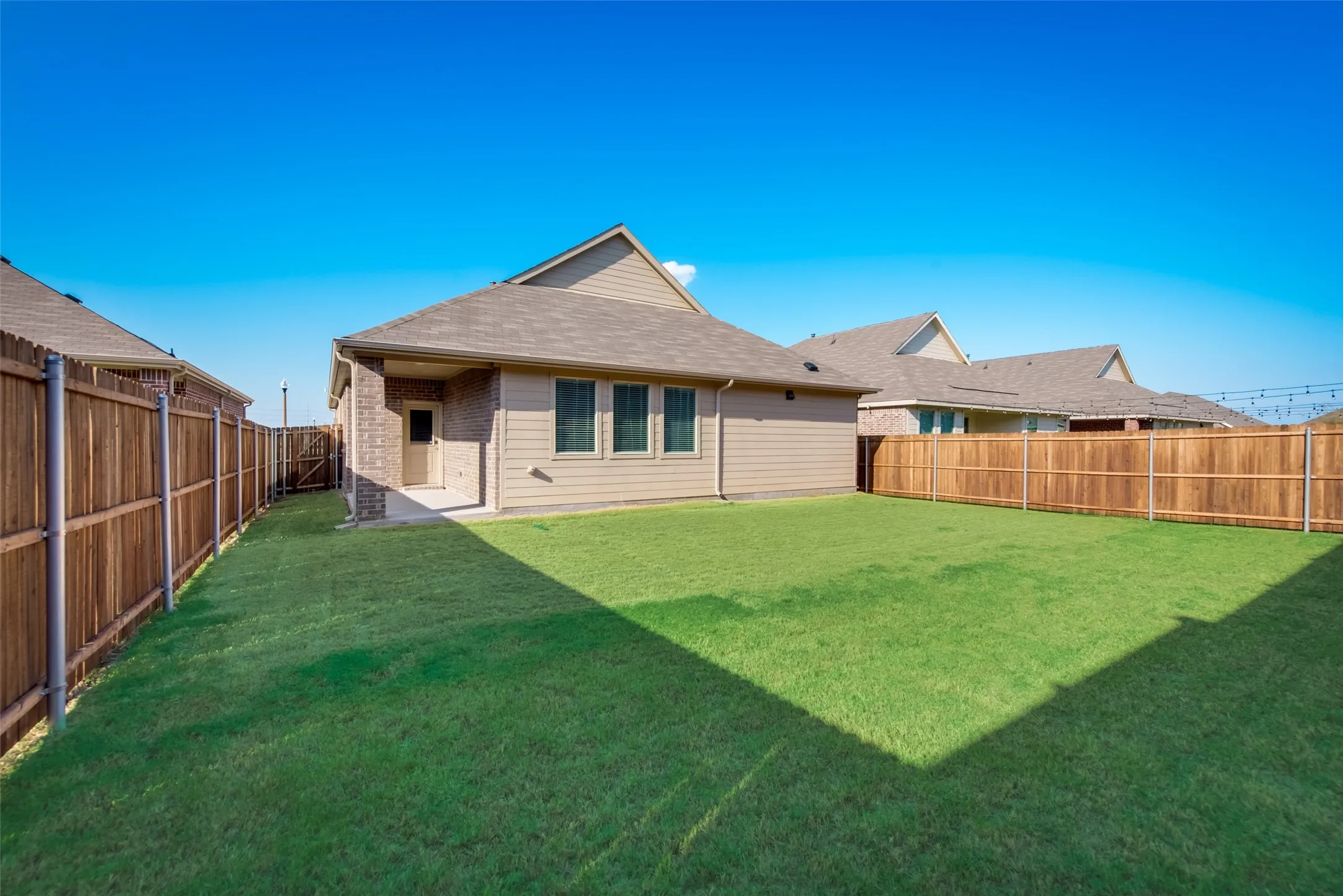 Single Family Residence For Rent in Denton County , 3009 Sovereignty Drive, Denton, Texas 76207, 4 Bedroom, 2 Bathroom, 2 Garage spaces, 1,999 Sqft, built in 2022, mls#21380260, Real Estate Agent in Denton, Homes For Rent in Denton county, Homes For Rent in Denton, Realtor in Denton Texas, Real Estate Brokerage Independent Realty Texas, Luminita Cordes Realtor
