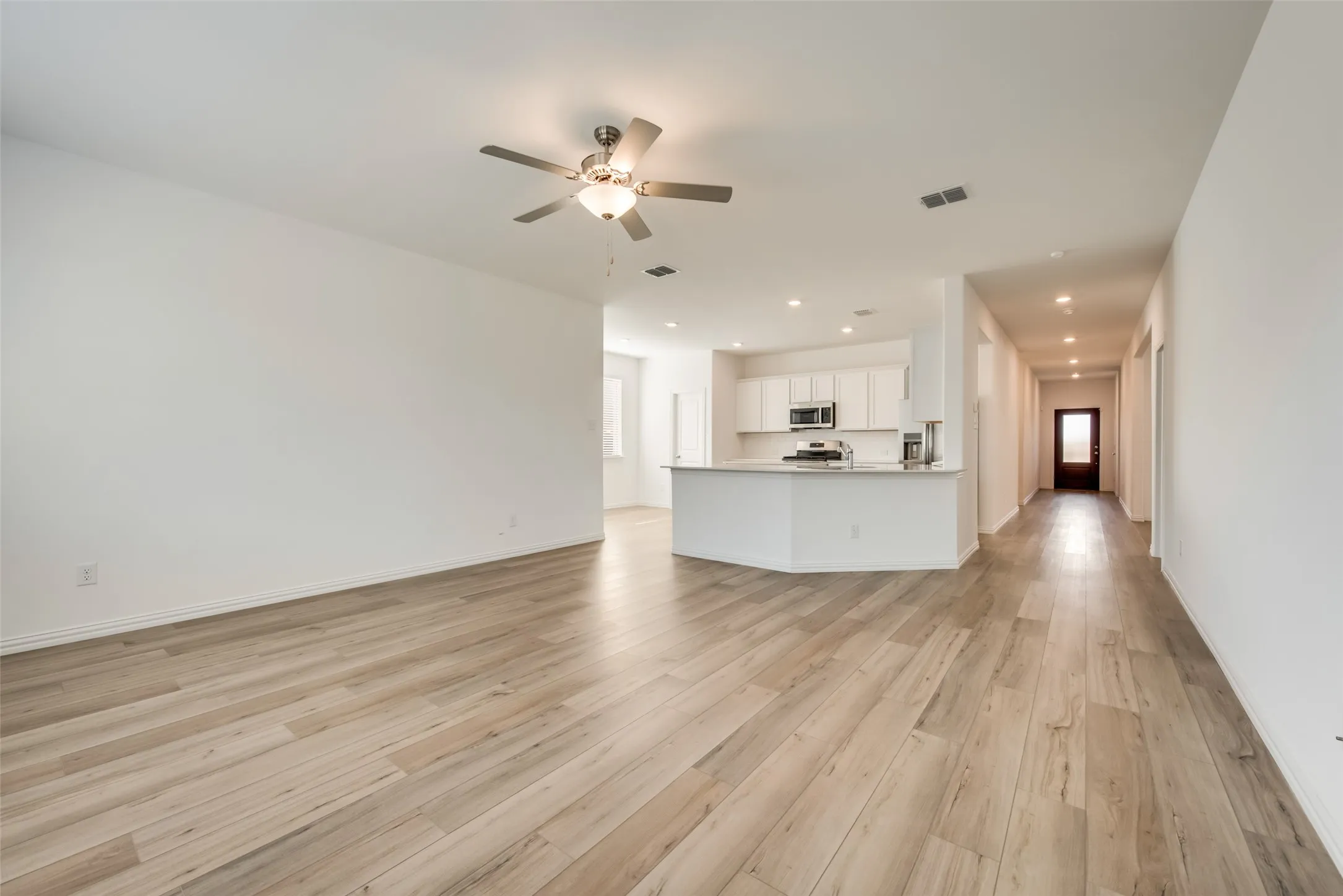Single Family Residence For Rent in Denton County , 3009 Sovereignty Drive, Denton, Texas 76207, 4 Bedroom, 2 Bathroom, 2 Garage spaces, 1,999 Sqft, built in 2022, mls#21380260, Real Estate Agent in Denton, Homes For Rent in Denton county, Homes For Rent in Denton, Realtor in Denton Texas, Real Estate Brokerage Independent Realty Texas, Luminita Cordes Realtor