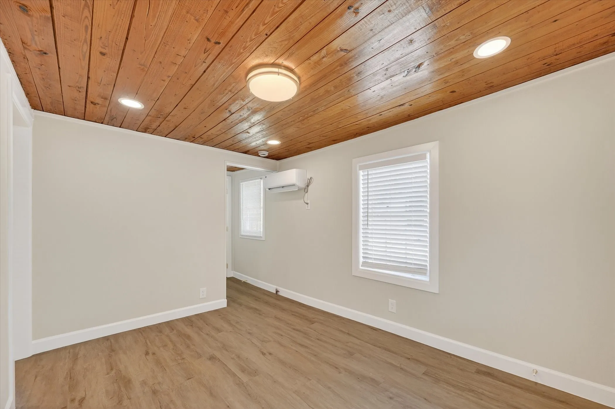 Apartment For Rent in Collin County , 115 S Morris Street 1/2, Mc Kinney, Texas 75069, 1 Bedroom, 1 Bathroom, Garage spaces, 400 Sqft, built in 1950, mls#21380703, Real Estate Agent in Mc Kinney, Homes For Rent in Collin county, Homes For Rent in Mc Kinney, Realtor in Mc Kinney Texas, Real Estate Brokerage Independent Realty Texas, Luminita Cordes Realtor
