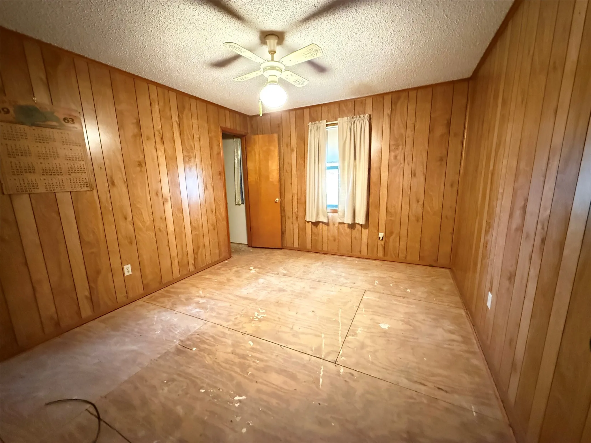 Single Family Residence For Sale in Fannin County , 4411 Fm 100, Honey Grove, Texas 75446, 3 Bedroom, 2 Bathroom, Garage spaces, 1,404 Sqft, built in 1986, mls#21380854, Real Estate Agent in Honey Grove, Homes For Sale in Fannin county, Homes For Sale in Honey Grove, Realtor in Honey Grove Texas, Real Estate Brokerage Independent Realty Texas, Luminita Cordes Realtor