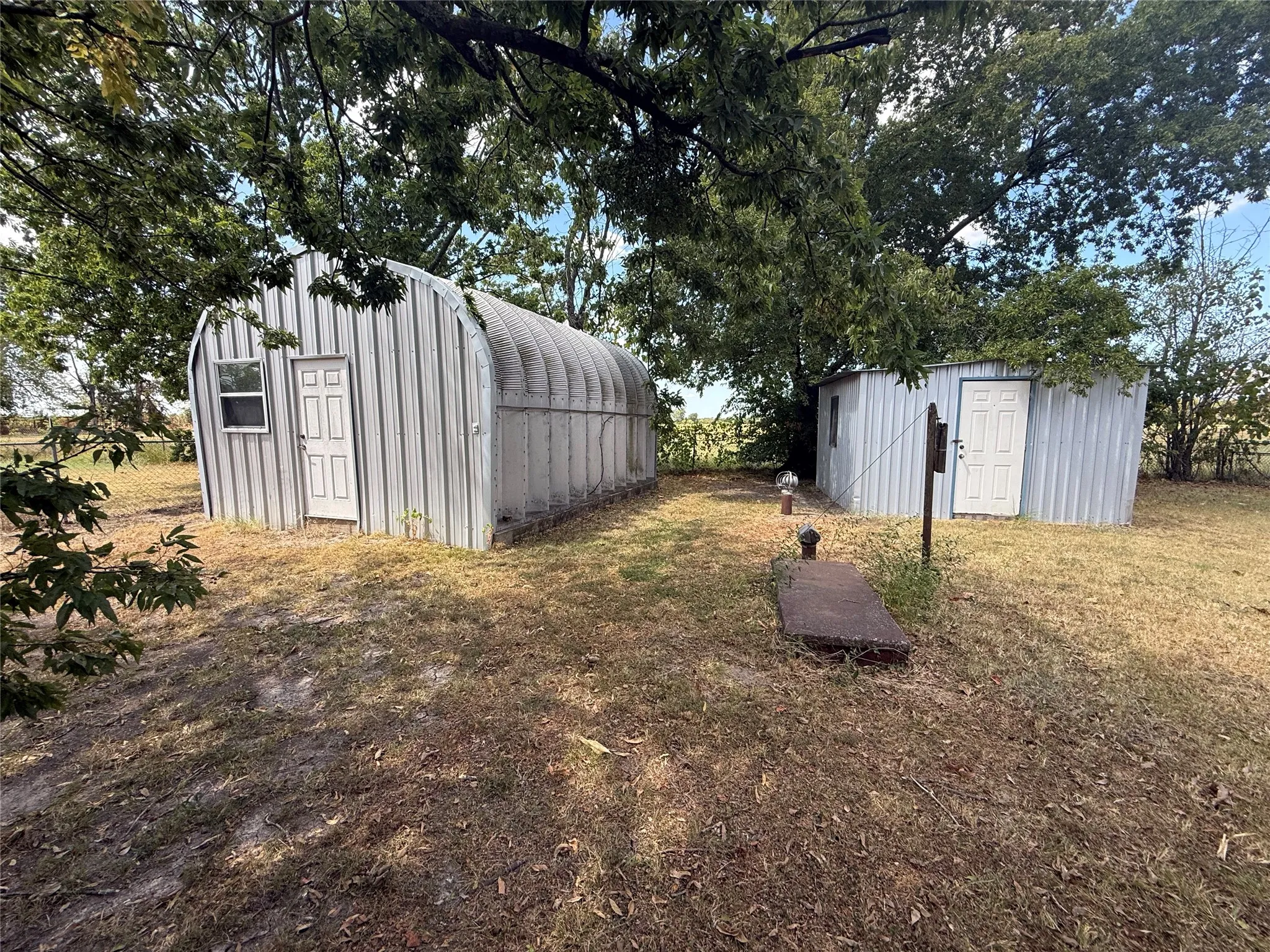 Single Family Residence For Sale in Fannin County , 4411 Fm 100, Honey Grove, Texas 75446, 3 Bedroom, 2 Bathroom, Garage spaces, 1,404 Sqft, built in 1986, mls#21380854, Real Estate Agent in Honey Grove, Homes For Sale in Fannin county, Homes For Sale in Honey Grove, Realtor in Honey Grove Texas, Real Estate Brokerage Independent Realty Texas, Luminita Cordes Realtor