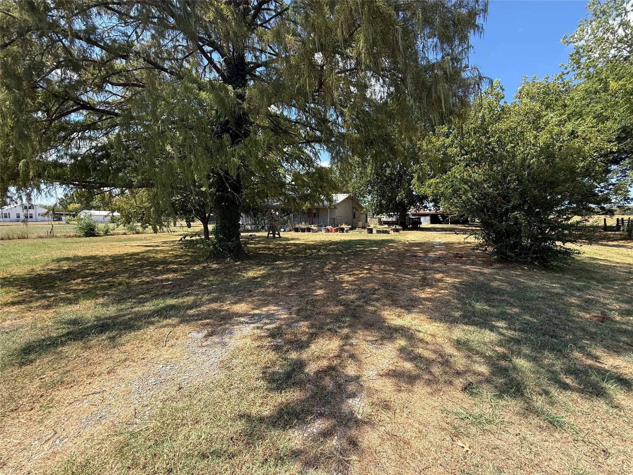 Single Family Residence For Sale in Fannin County , 4411 Fm 100, Honey Grove, Texas 75446, 3 Bedroom, 2 Bathroom, Garage spaces, 1,404 Sqft, built in 1986, mls#21380854, Real Estate Agent in Honey Grove, Homes For Sale in Fannin county, Homes For Sale in Honey Grove, Realtor in Honey Grove Texas, Real Estate Brokerage Independent Realty Texas, Luminita Cordes Realtor
